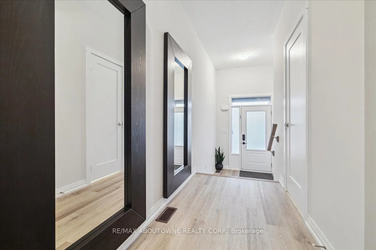 Photo 5 of 193 Lormont Boulevard, Hamilton, Stoney Creek — HOMEH
