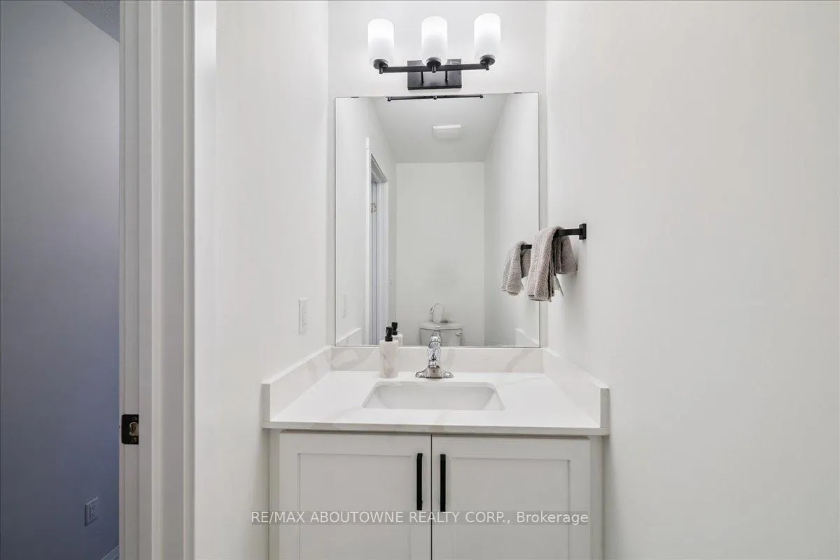 Photo 8 of 193 Lormont Boulevard, Hamilton, Stoney Creek — HOMEH