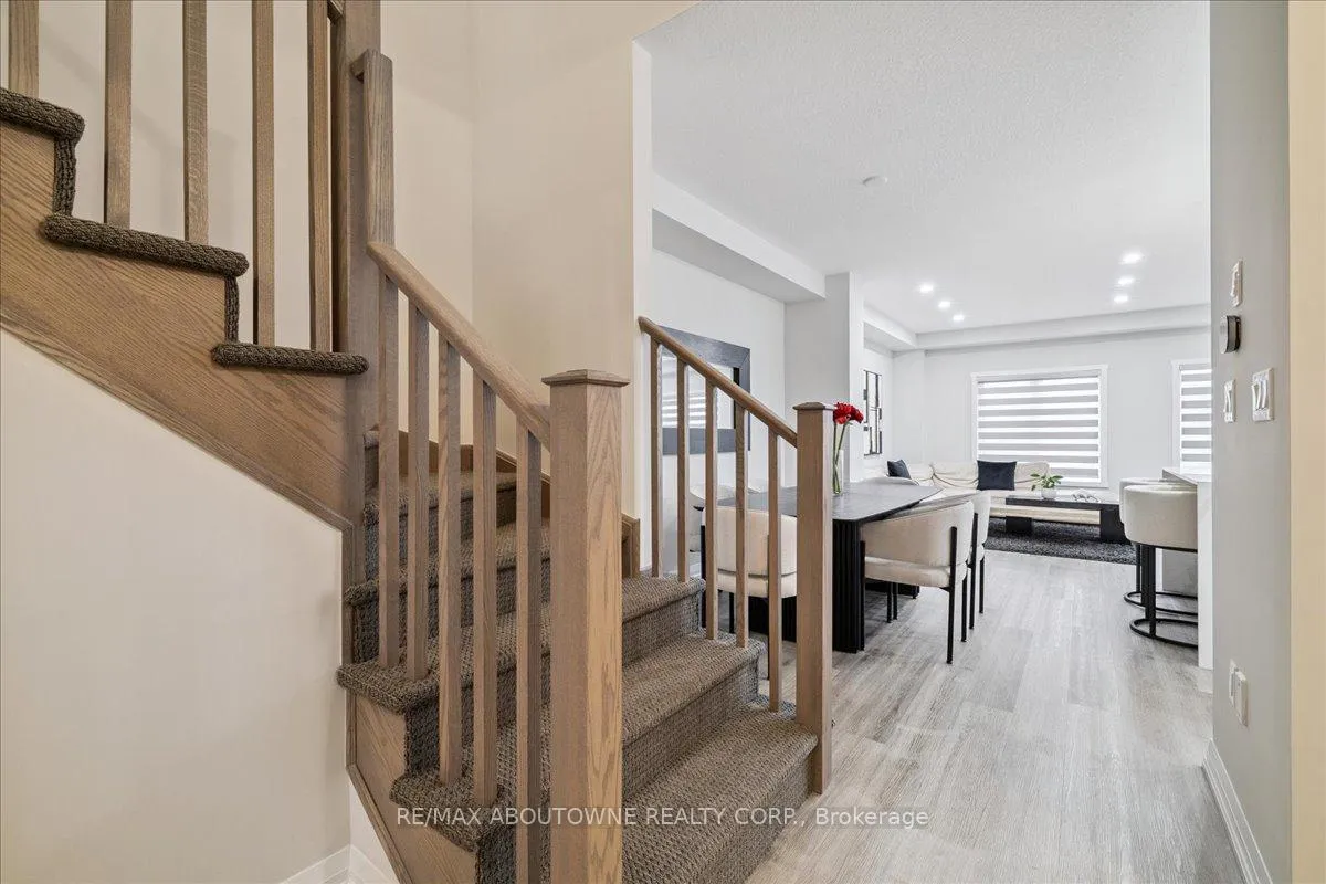 Photo 10 of 193 Lormont Boulevard, Hamilton, Stoney Creek — HOMEH