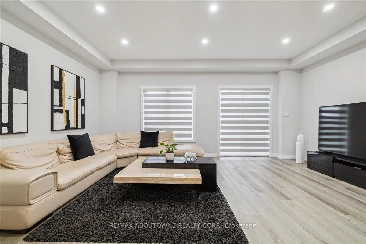 Photo 15 of 193 Lormont Boulevard, Hamilton, Stoney Creek — HOMEH
