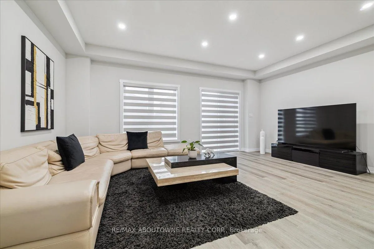 Photo 16 of 193 Lormont Boulevard, Hamilton, Stoney Creek — HOMEH