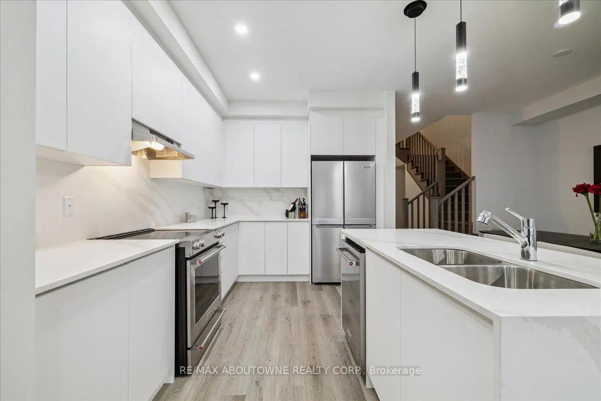 Photo 22 of 193 Lormont Boulevard, Hamilton, Stoney Creek — HOMEH