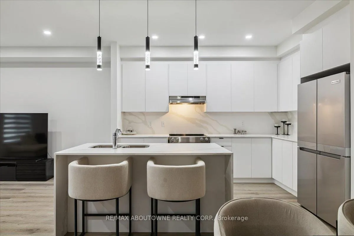 Photo 25 of 193 Lormont Boulevard, Hamilton, Stoney Creek — HOMEH