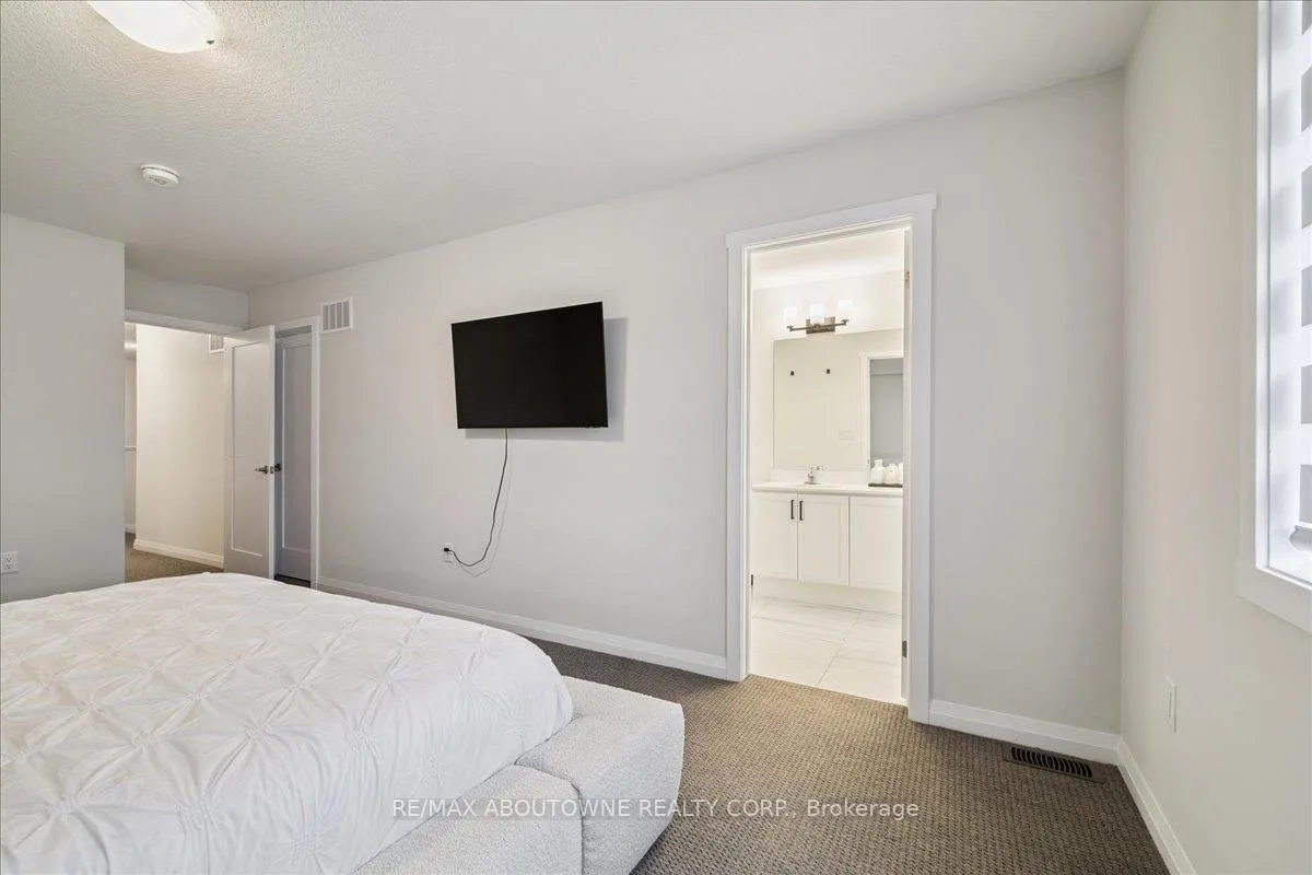 Photo 29 of 193 Lormont Boulevard, Hamilton, Stoney Creek — HOMEH