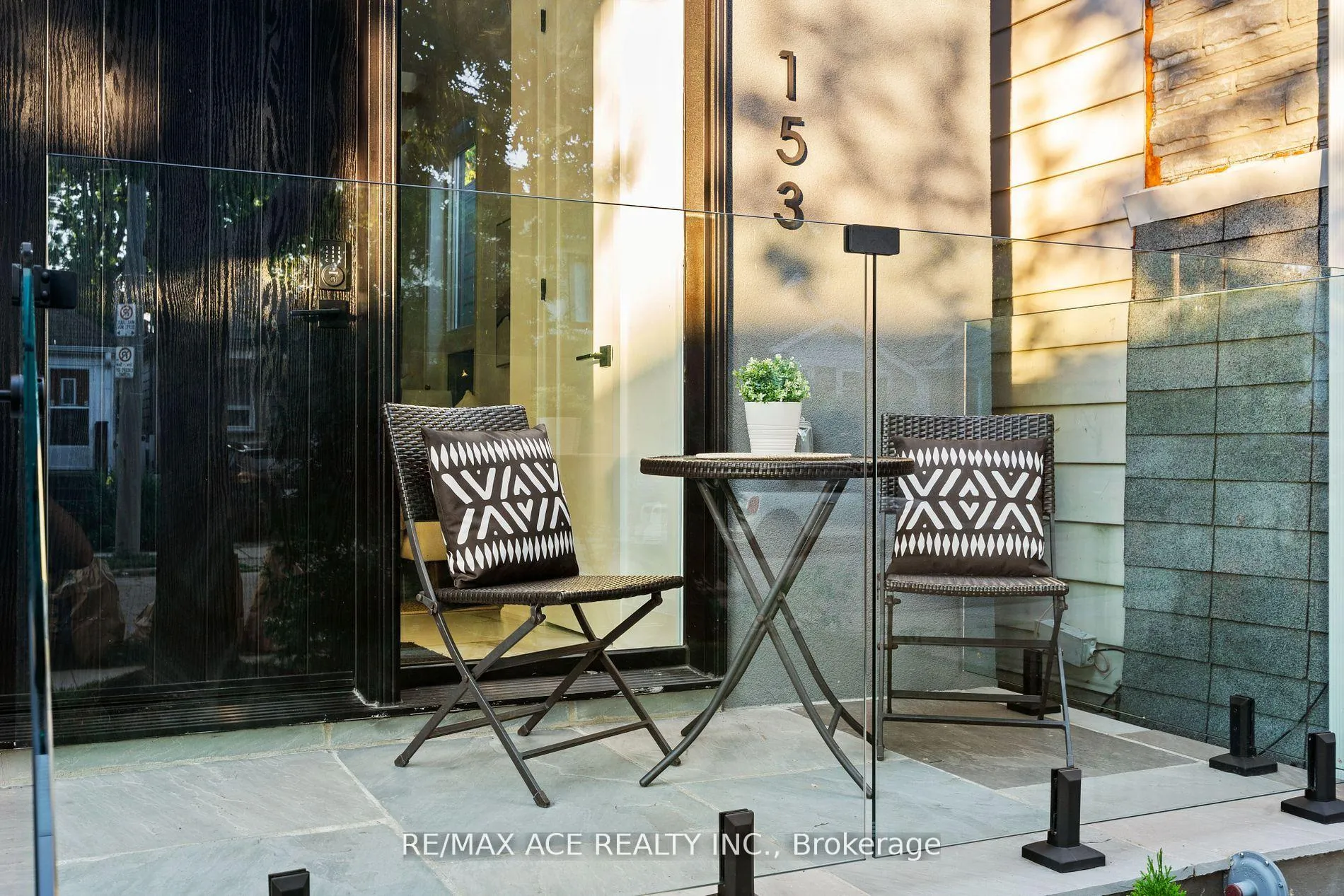 Photo 4 of 153 King Edward Avenue, Toronto, Woodbine-Lumsden — HOMEH