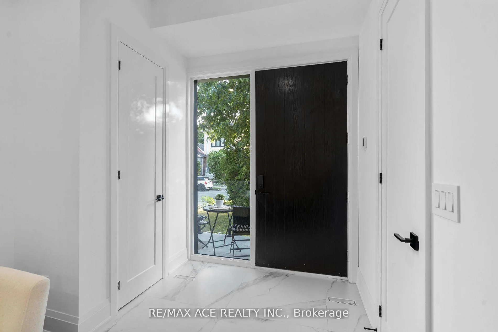 Photo 5 of 153 King Edward Avenue, Toronto, Woodbine-Lumsden — HOMEH