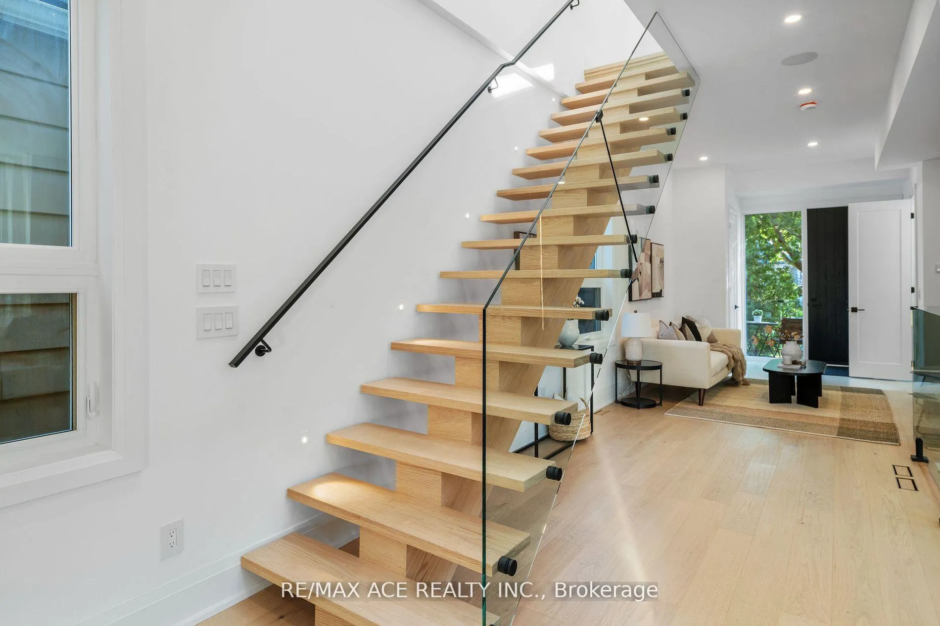 Photo 6 of 153 King Edward Avenue, Toronto, Woodbine-Lumsden — HOMEH