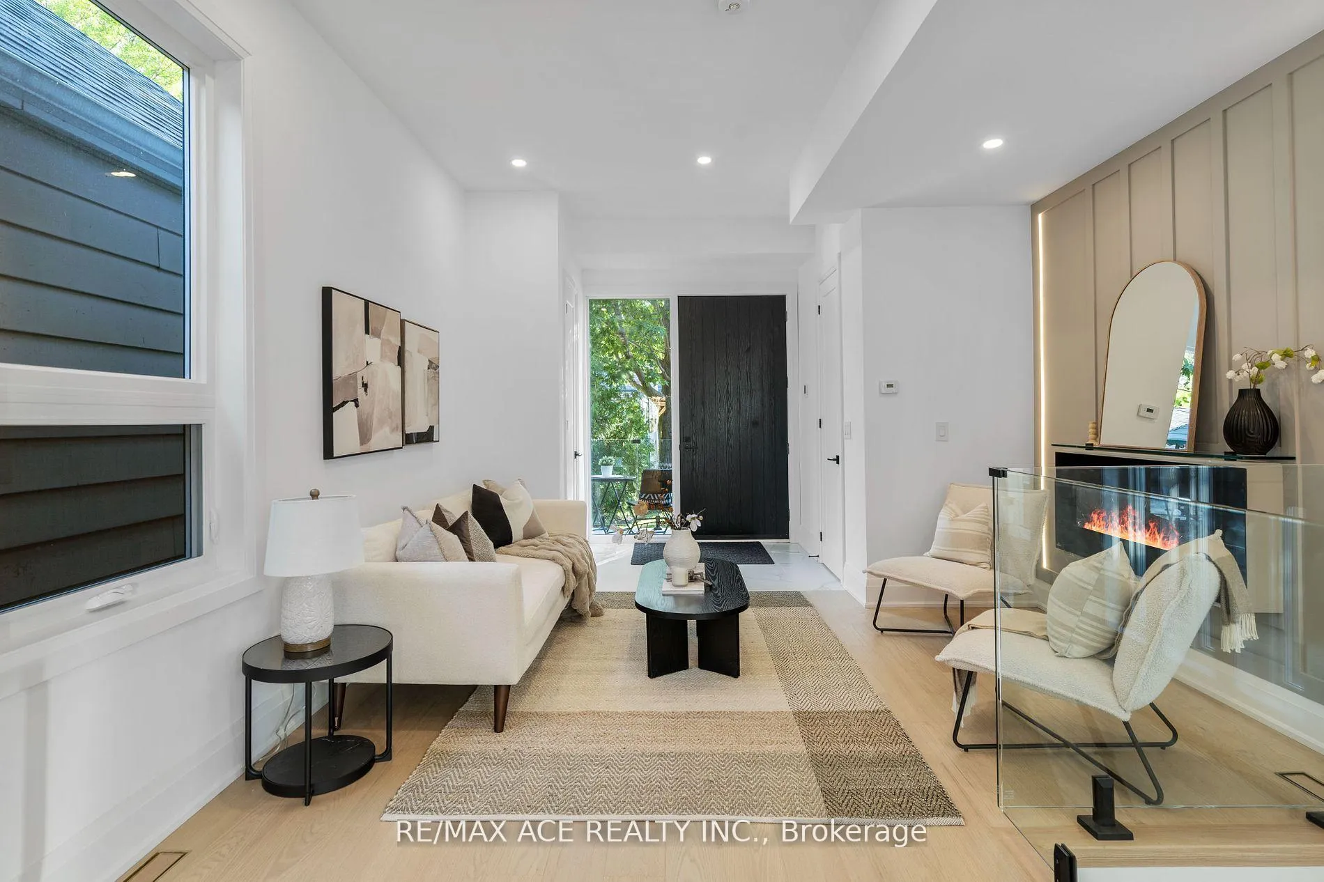 Photo 7 of 153 King Edward Avenue, Toronto, Woodbine-Lumsden — HOMEH