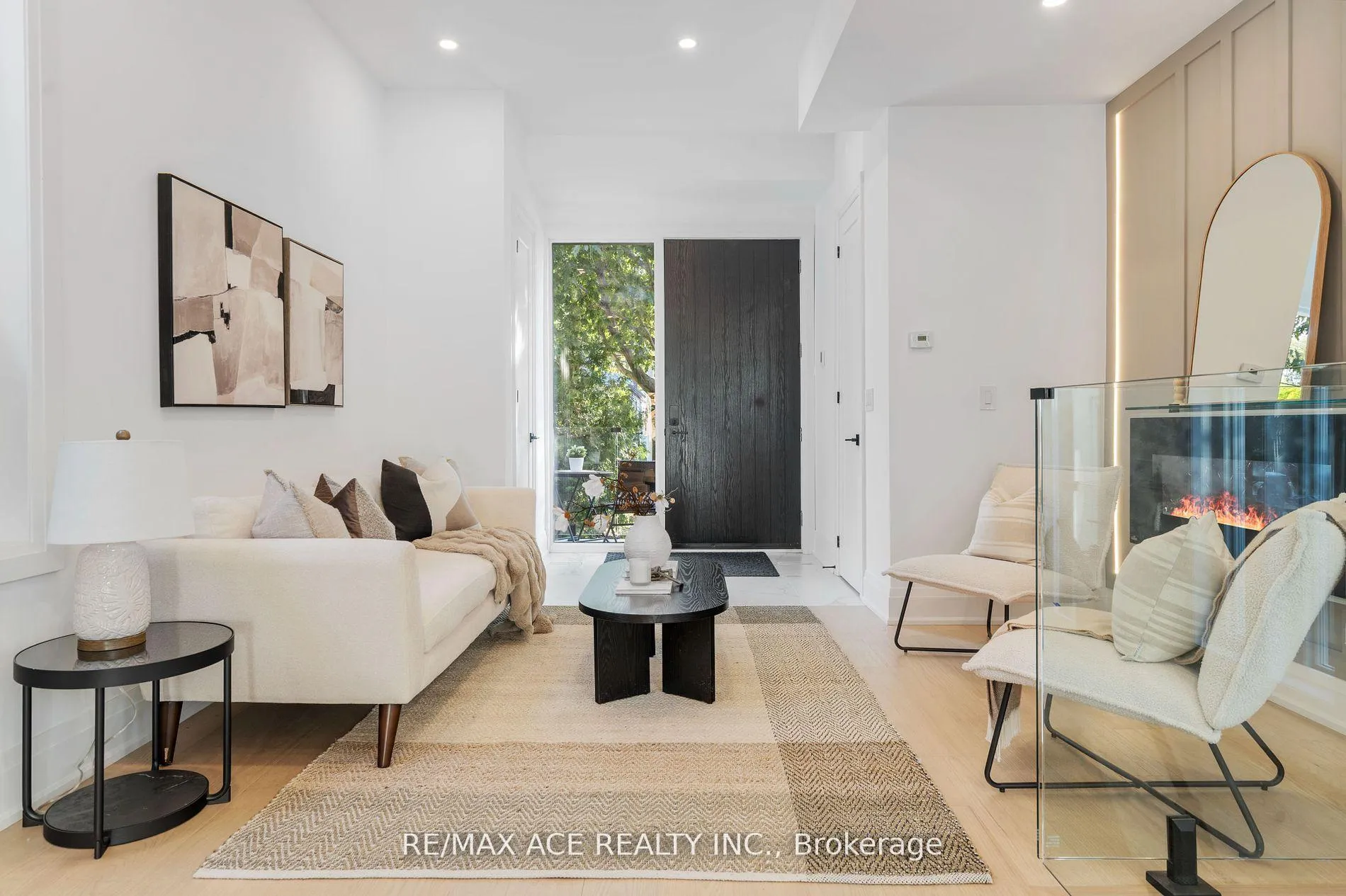 Photo 10 of 153 King Edward Avenue, Toronto, Woodbine-Lumsden — HOMEH