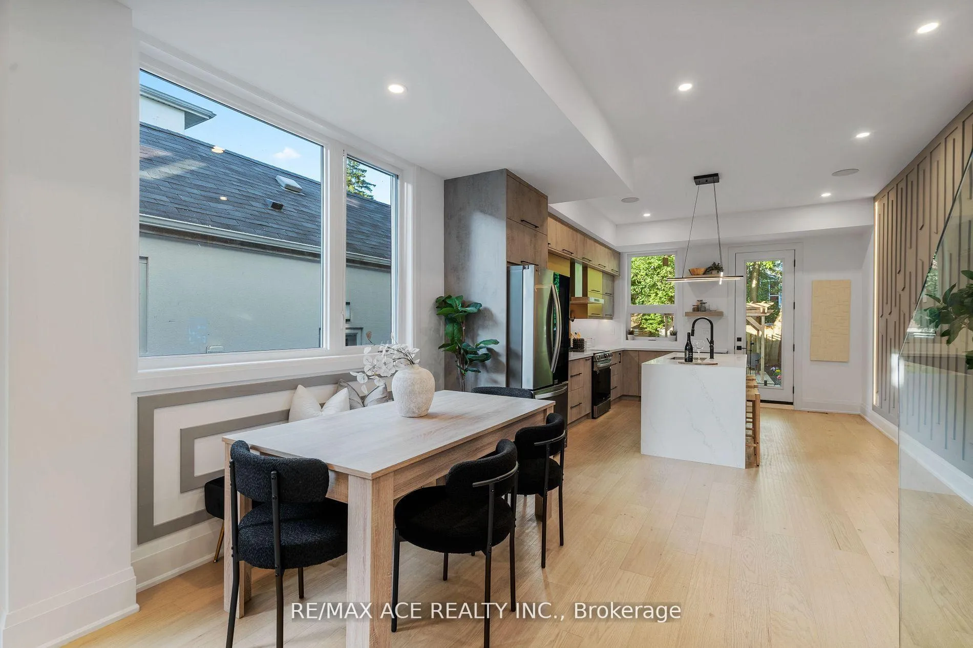 Photo 14 of 153 King Edward Avenue, Toronto, Woodbine-Lumsden — HOMEH