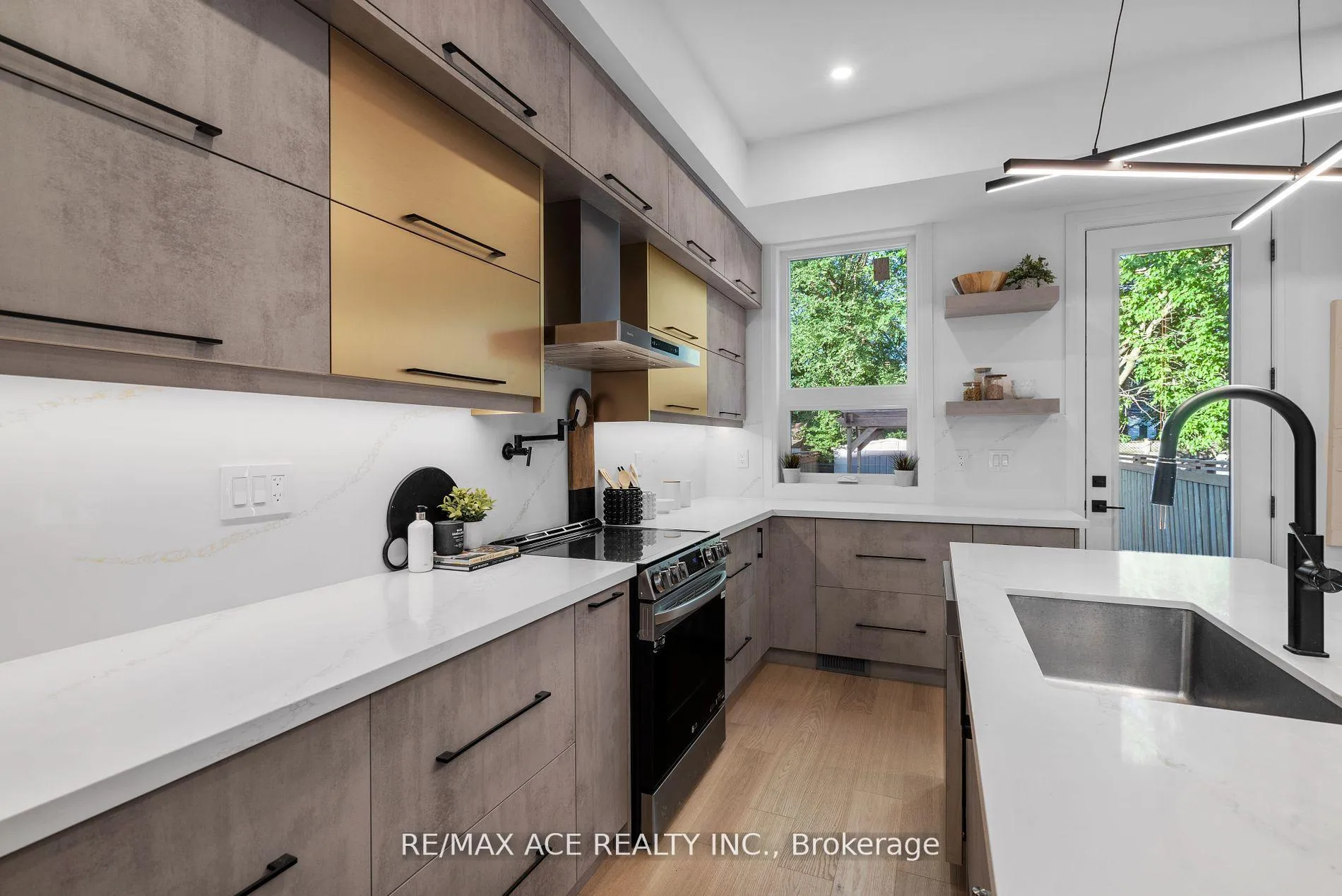 Photo 16 of 153 King Edward Avenue, Toronto, Woodbine-Lumsden — HOMEH