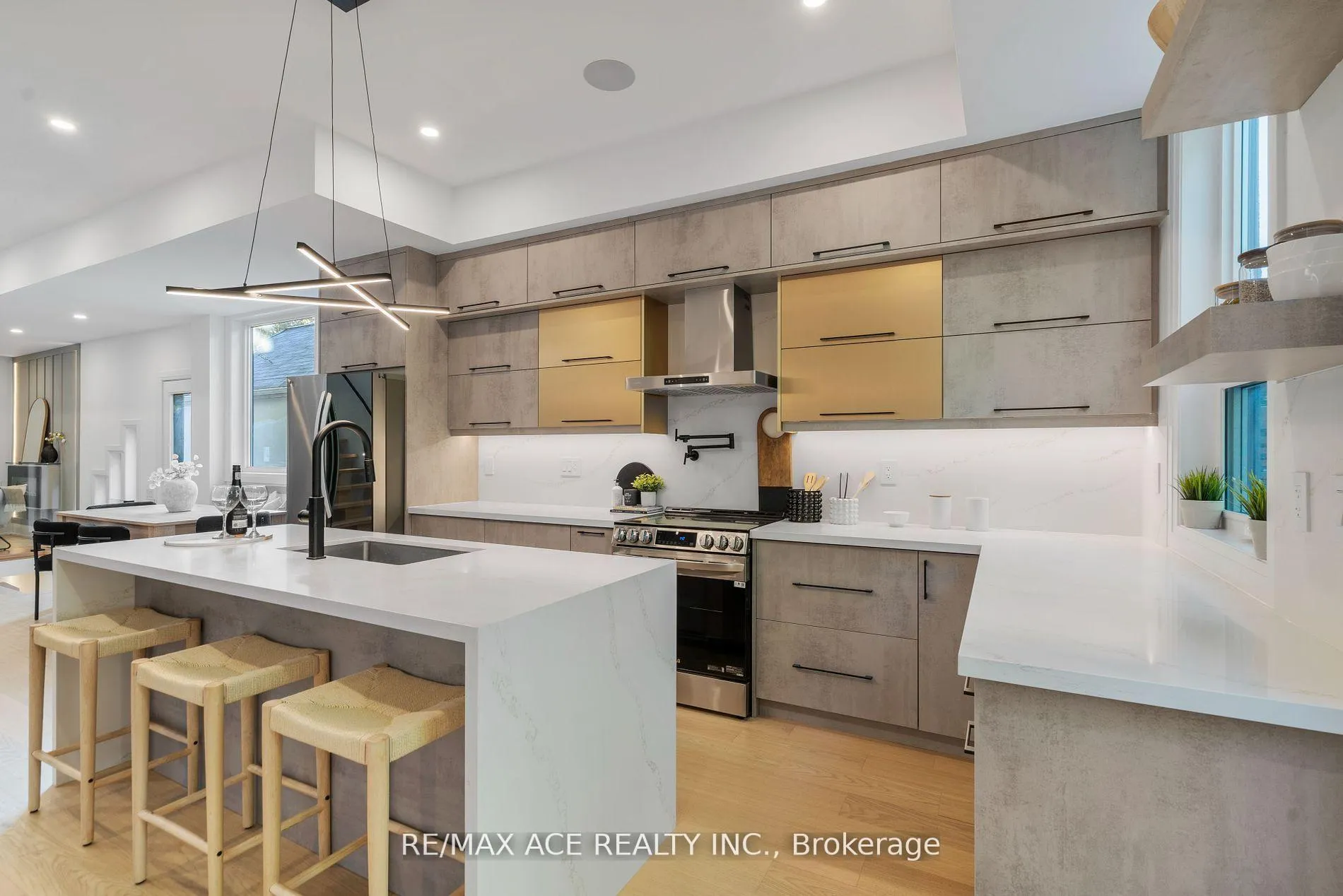Photo 17 of 153 King Edward Avenue, Toronto, Woodbine-Lumsden — HOMEH