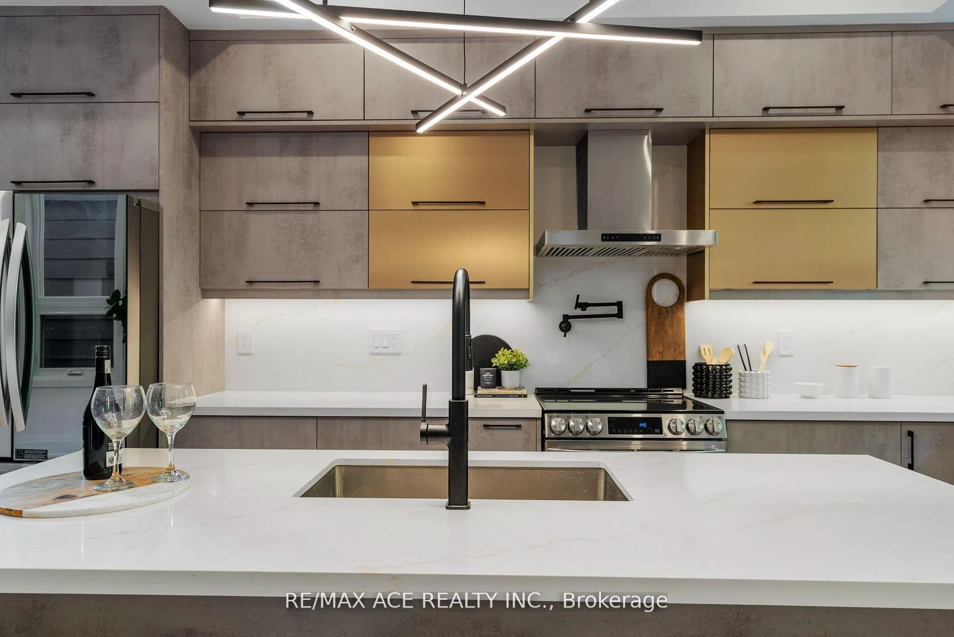 Photo 18 of 153 King Edward Avenue, Toronto, Woodbine-Lumsden — HOMEH