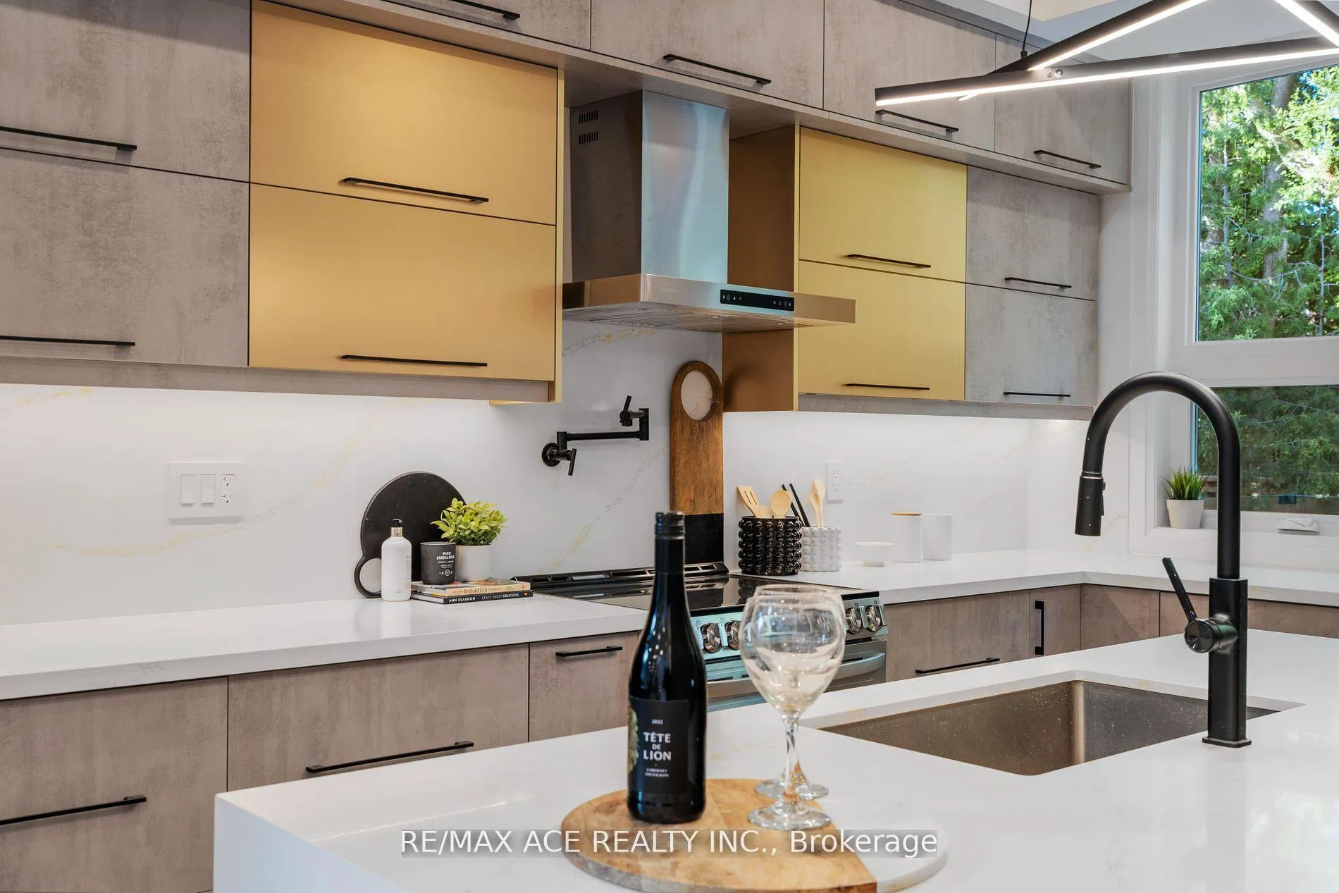 Photo 20 of 153 King Edward Avenue, Toronto, Woodbine-Lumsden — HOMEH
