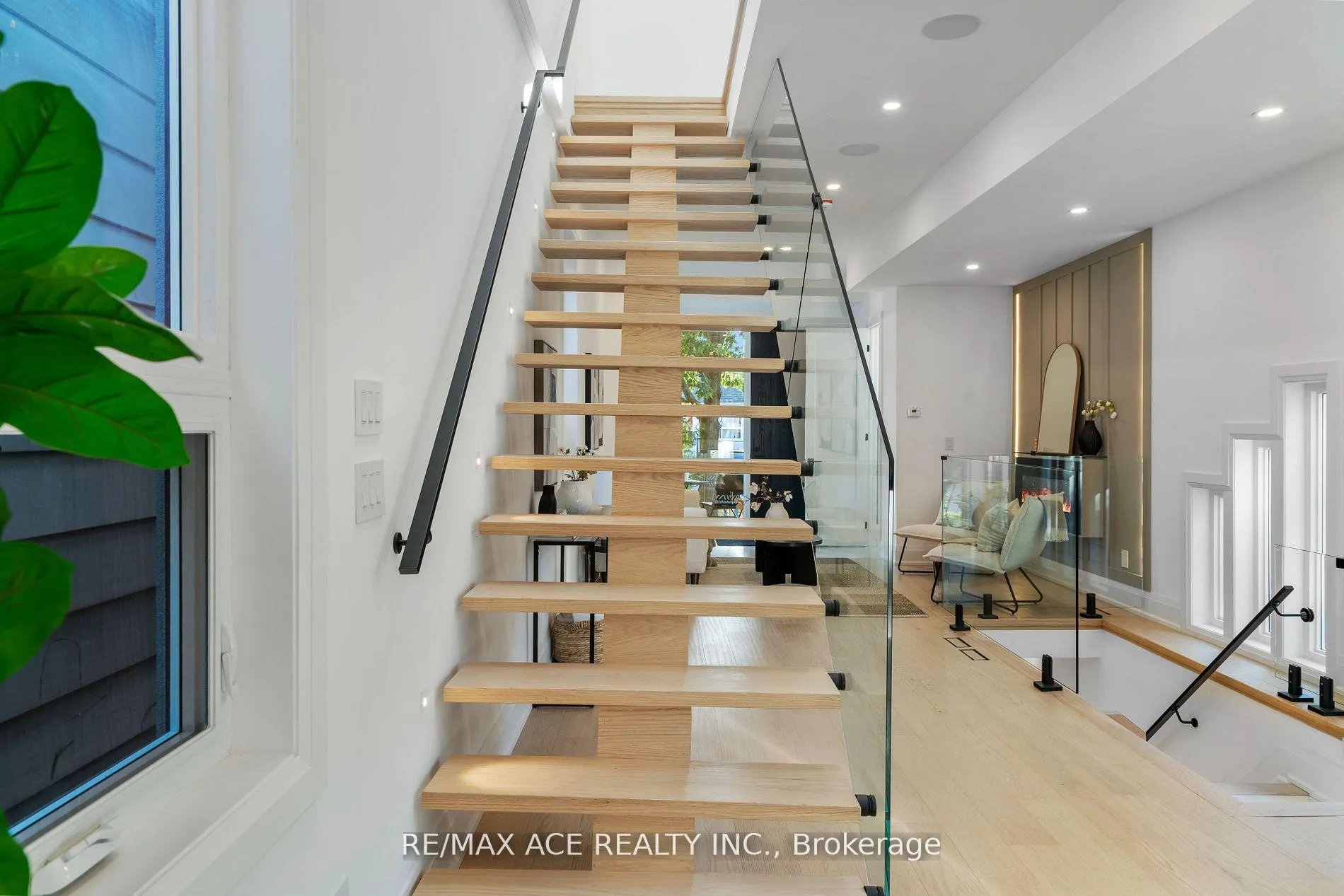 Photo 22 of 153 King Edward Avenue, Toronto, Woodbine-Lumsden — HOMEH