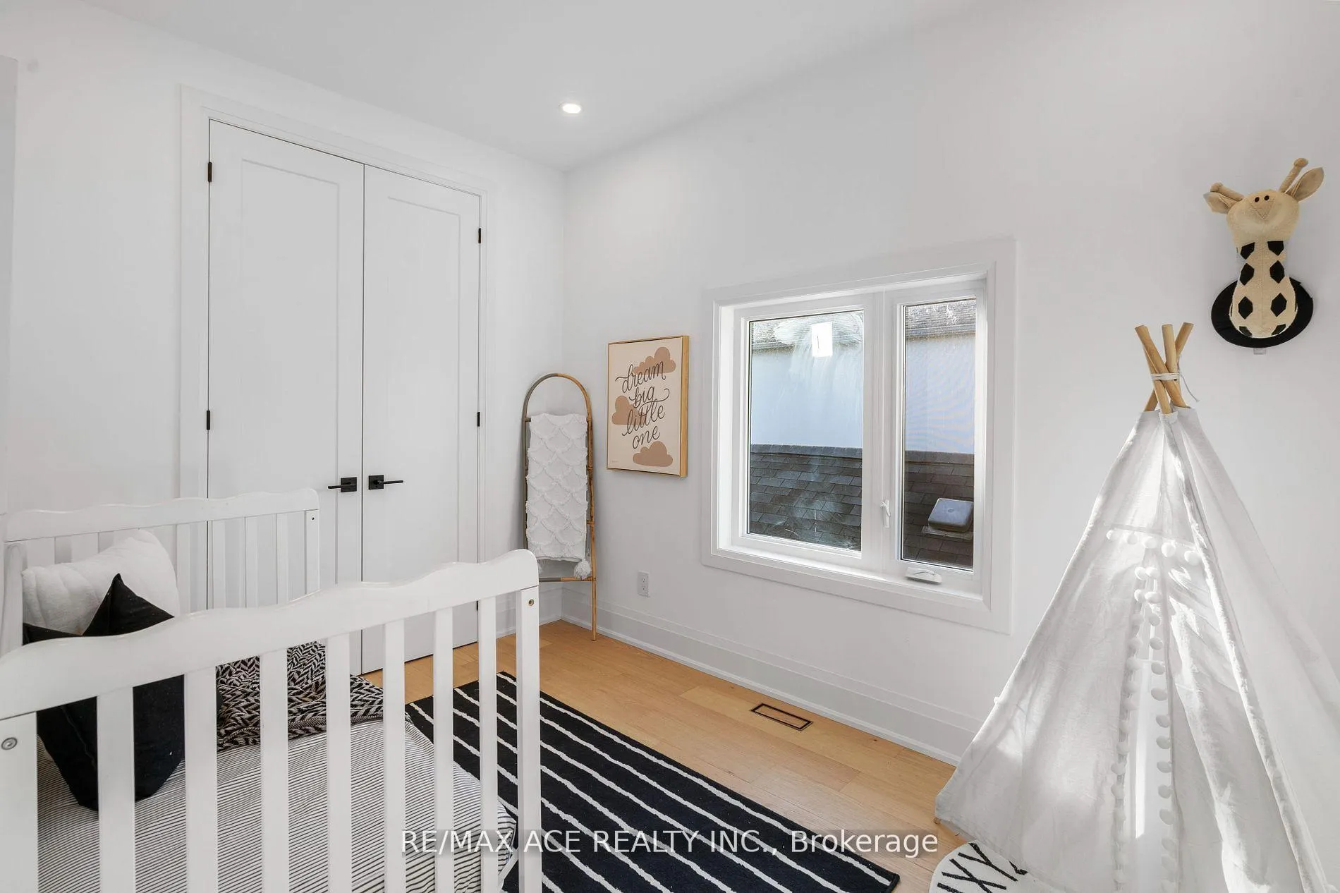 Photo 25 of 153 King Edward Avenue, Toronto, Woodbine-Lumsden — HOMEH