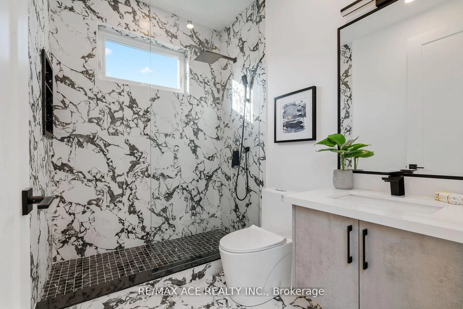 Photo 26 of 153 King Edward Avenue, Toronto, Woodbine-Lumsden — HOMEH