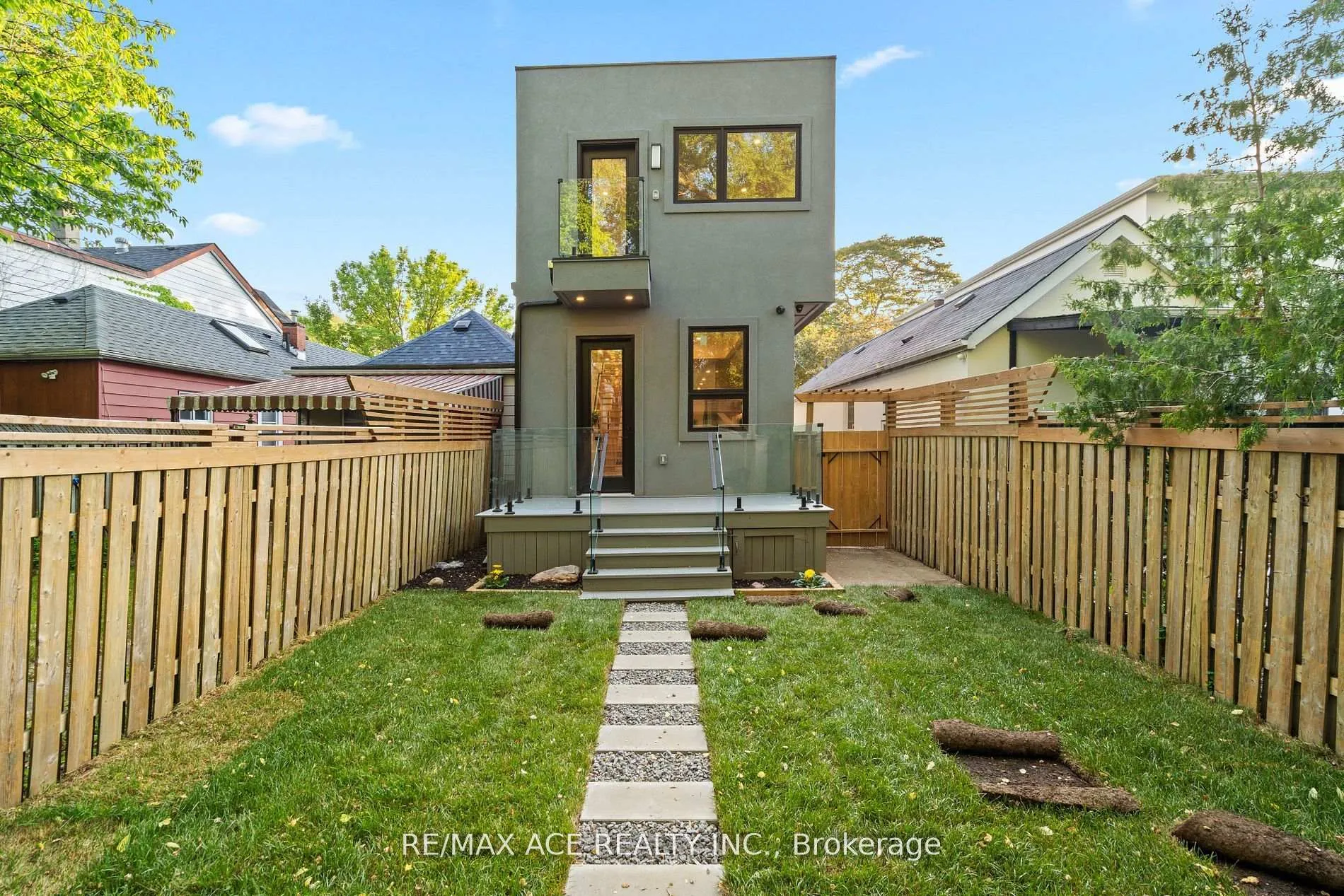 Photo 42 of 153 King Edward Avenue, Toronto, Woodbine-Lumsden — HOMEH