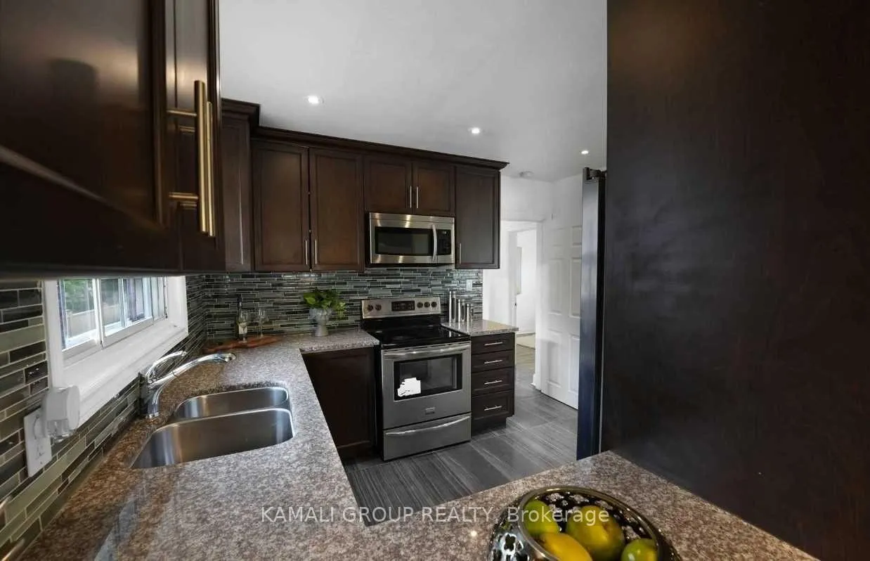 Photo 4 of Unit Main, 68 Rosehill Boulevard, Oshawa, McLaughlin — HOMEH