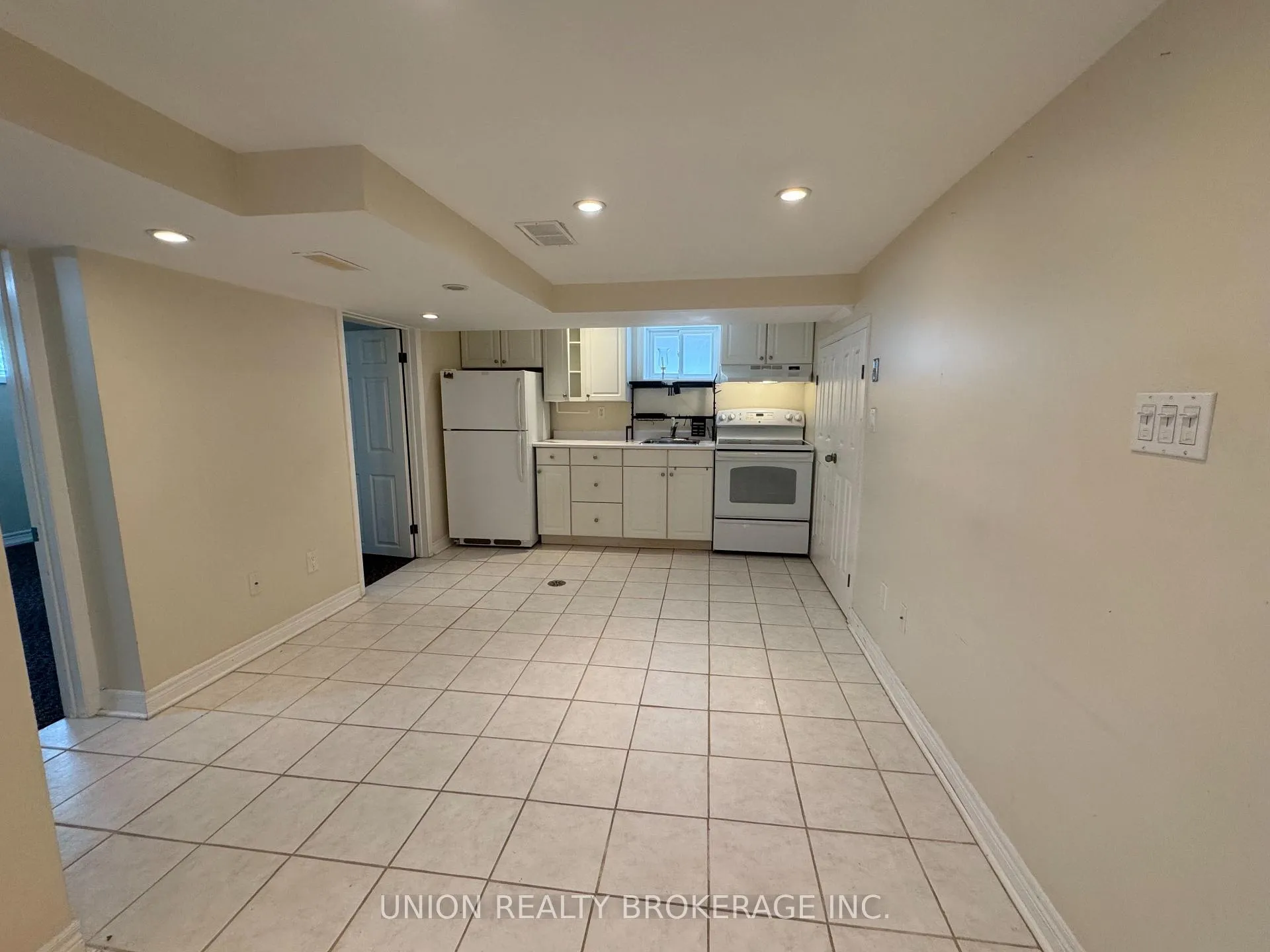 Photo 4 of Unit Lower, 3 Gowan Avenue, Toronto, Broadview North — HOMEH