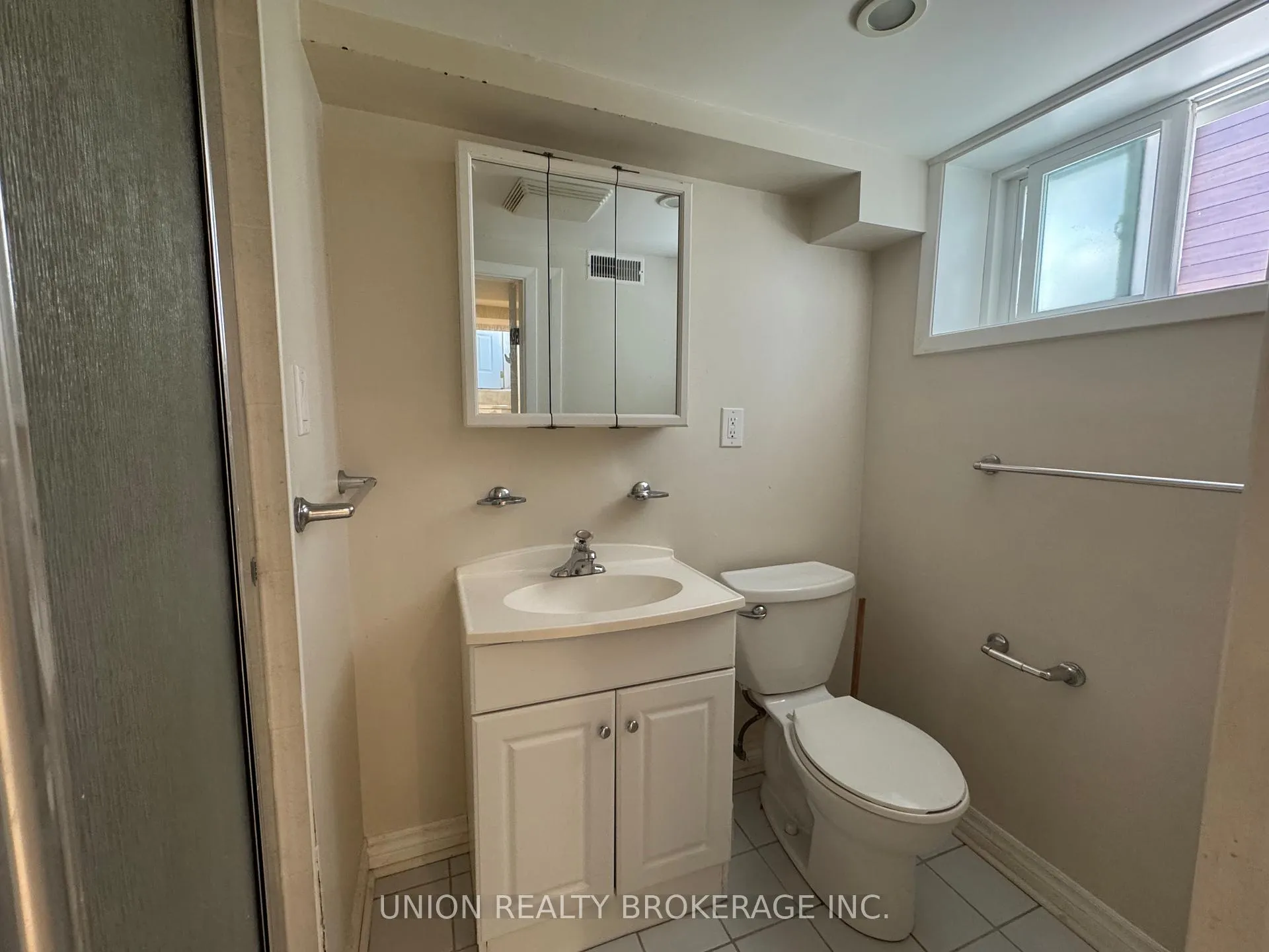 Photo 6 of Unit Lower, 3 Gowan Avenue, Toronto, Broadview North — HOMEH