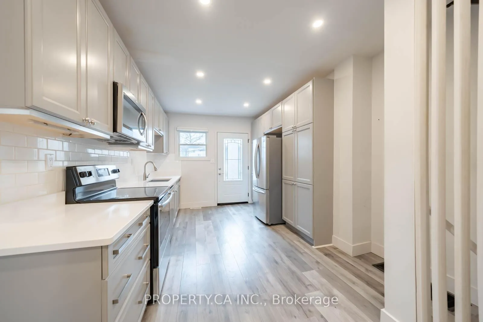Photo 4 of 680 Coxwell Avenue, Toronto, Greenwood-Coxwell — HOMEH