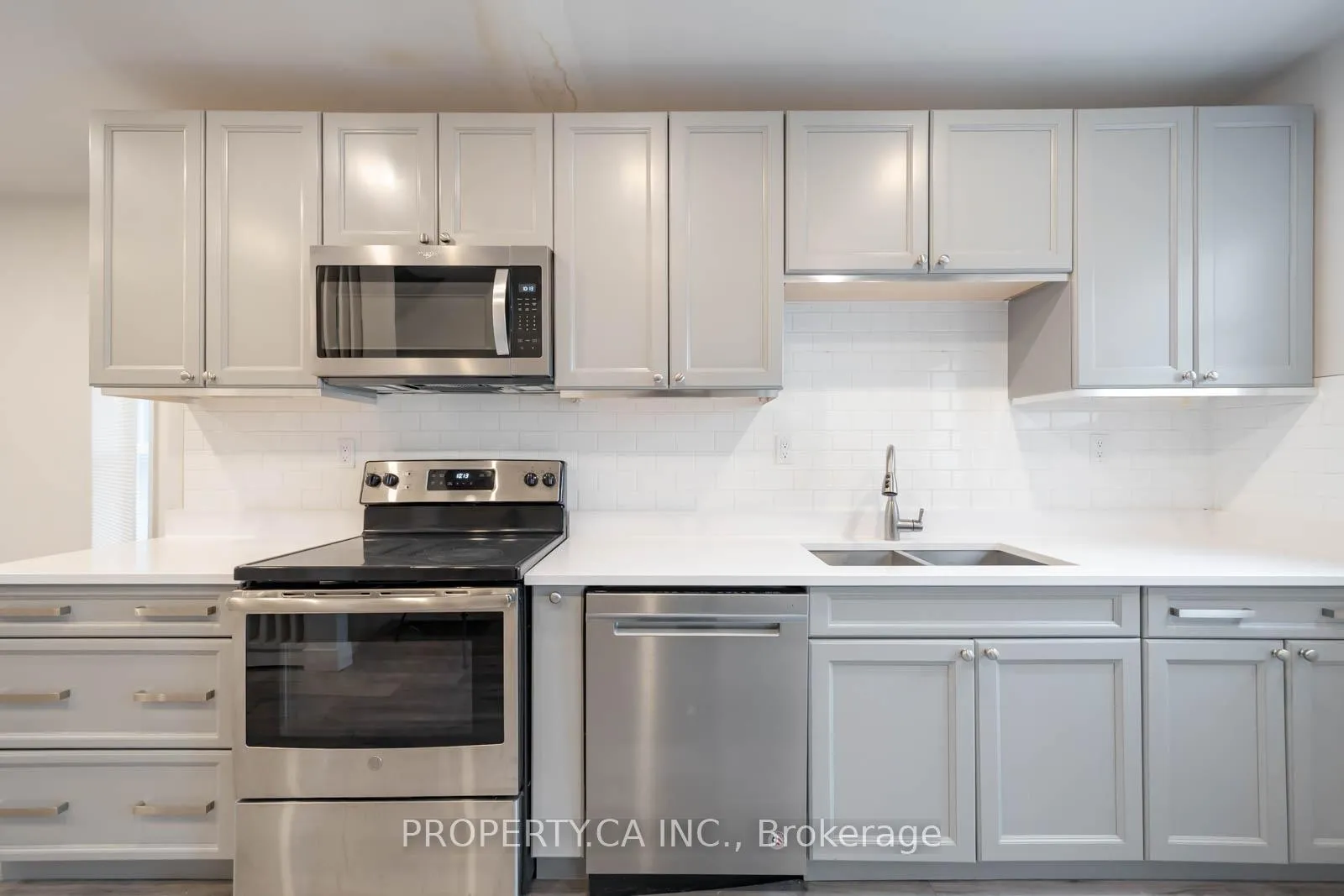 Photo 7 of 680 Coxwell Avenue, Toronto, Greenwood-Coxwell — HOMEH