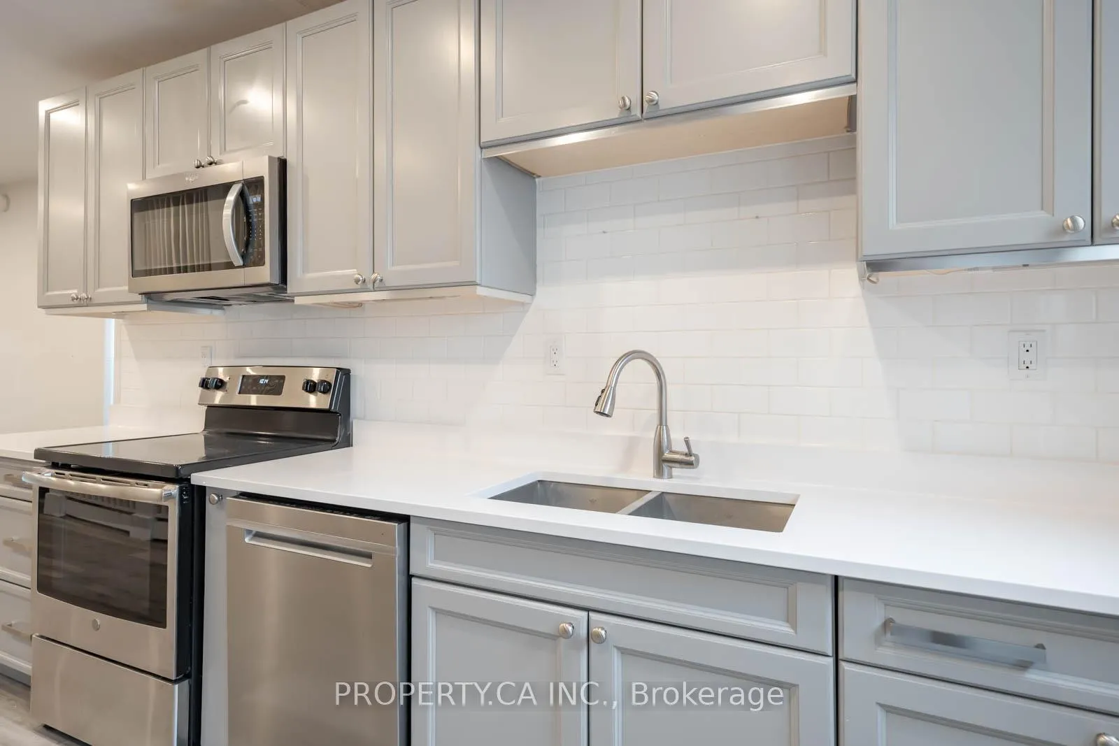 Photo 8 of 680 Coxwell Avenue, Toronto, Greenwood-Coxwell — HOMEH