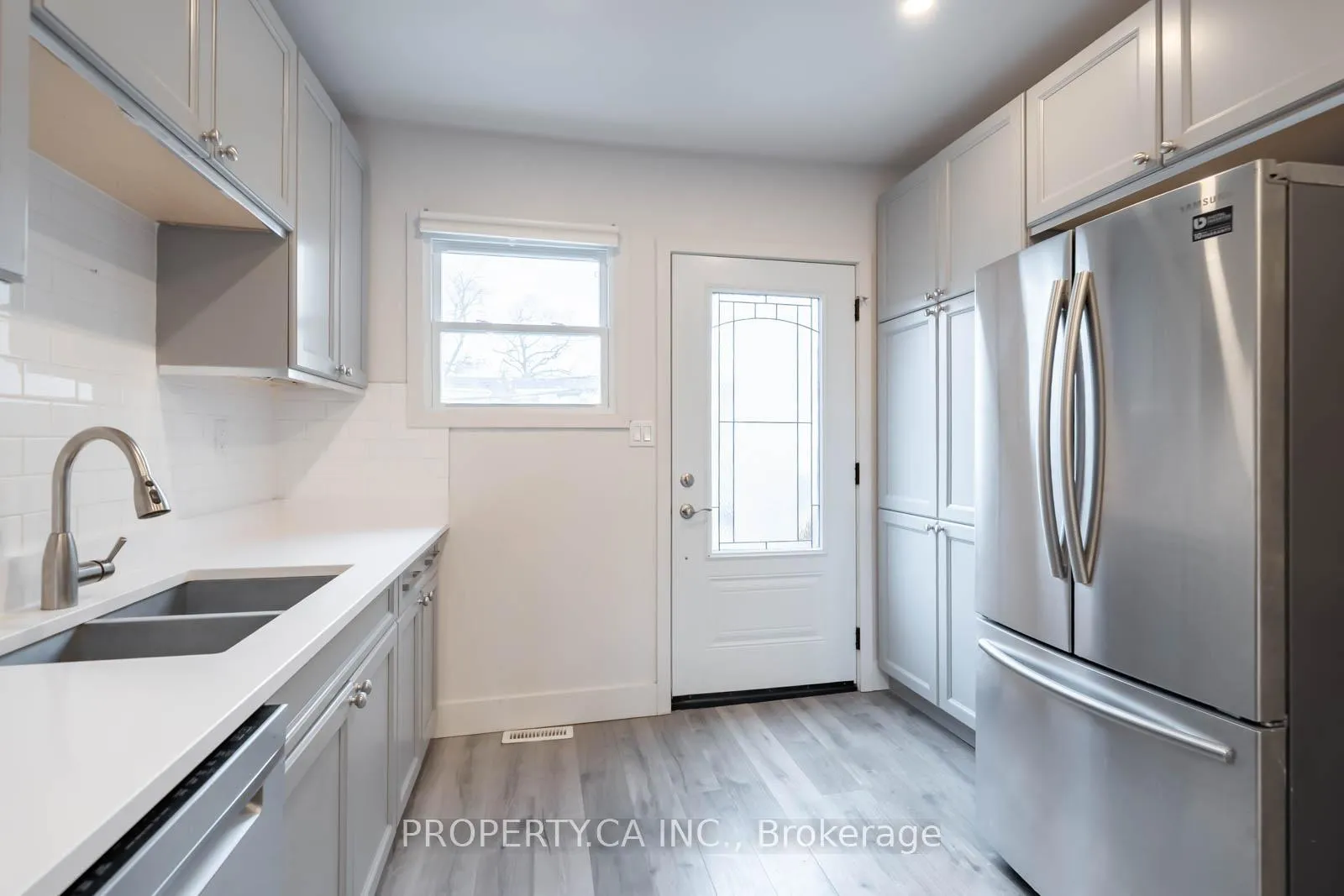 Photo 9 of 680 Coxwell Avenue, Toronto, Greenwood-Coxwell — HOMEH