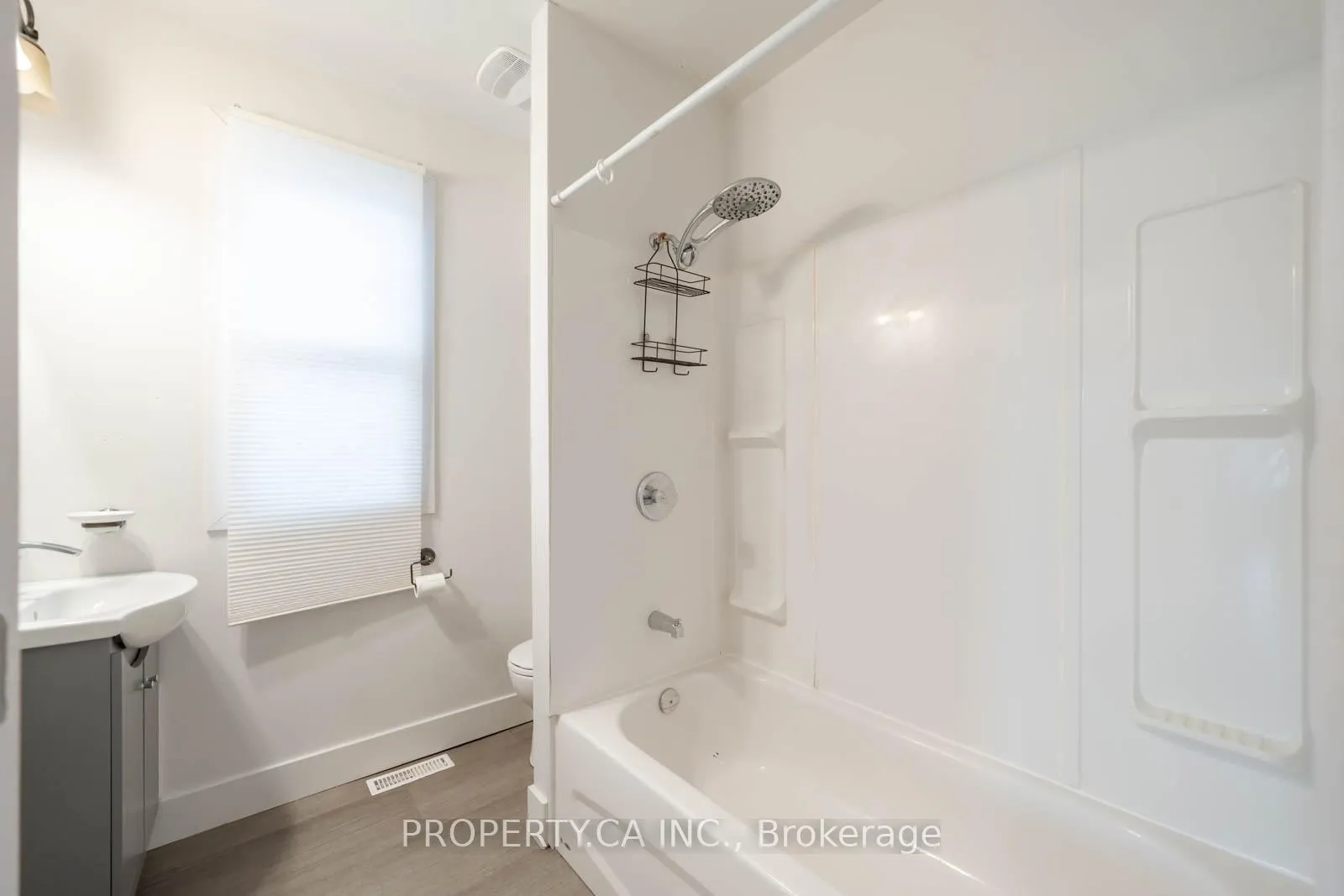 Photo 13 of 680 Coxwell Avenue, Toronto, Greenwood-Coxwell — HOMEH