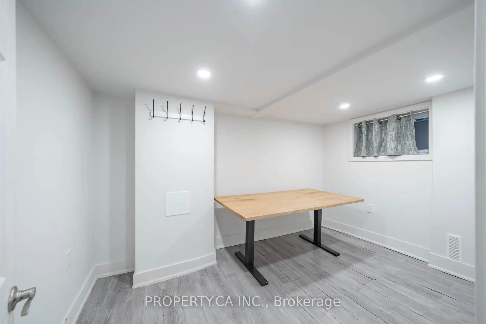 Photo 17 of 680 Coxwell Avenue, Toronto, Greenwood-Coxwell — HOMEH