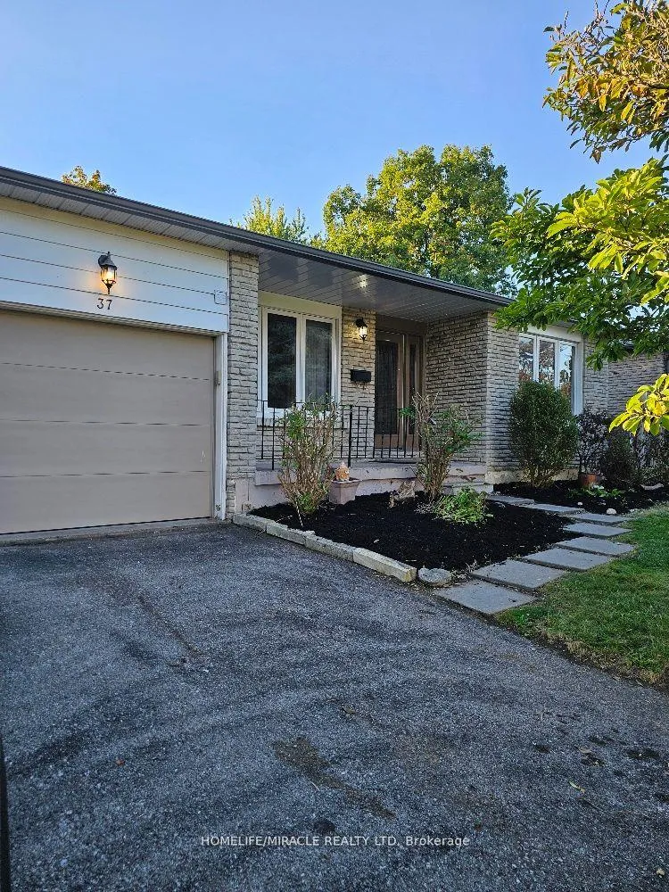 Photo 5 of Unit Main, 37 Harland Crescent, Ajax, South East — HOMEH