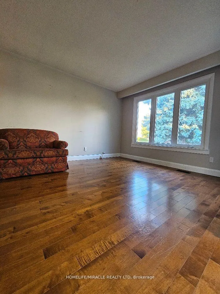 Photo 12 of Unit Main, 37 Harland Crescent, Ajax, South East — HOMEH