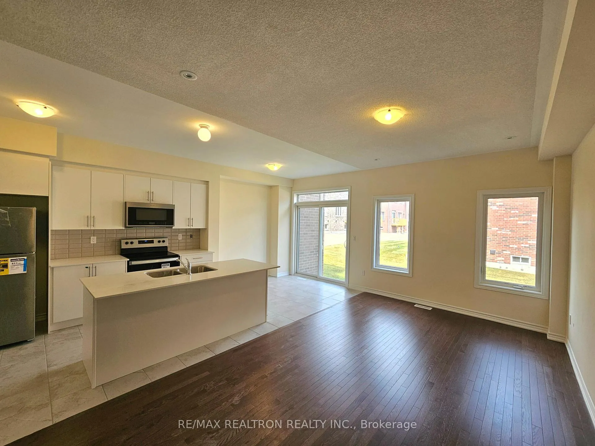 Photo 3 of 29 Raines Road, Scugog, Port Perry — HOMEH