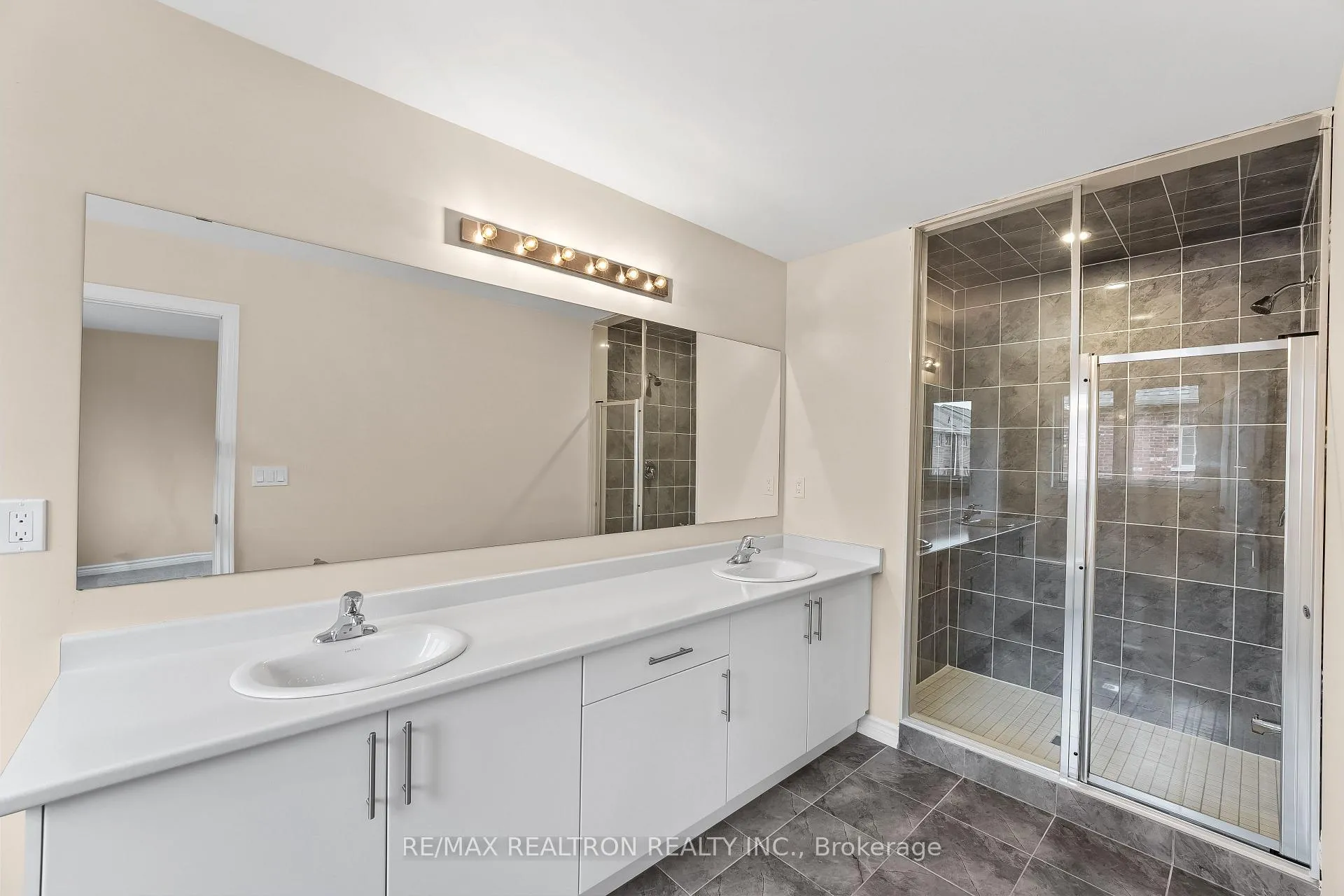 Photo 10 of 29 Raines Road, Scugog, Port Perry — HOMEH