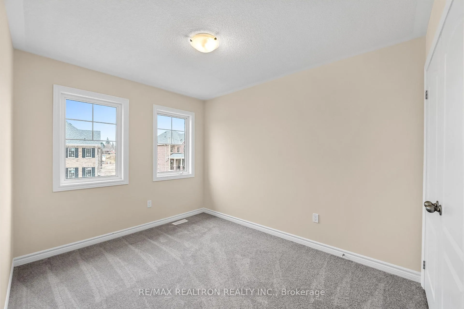 Photo 11 of 29 Raines Road, Scugog, Port Perry — HOMEH