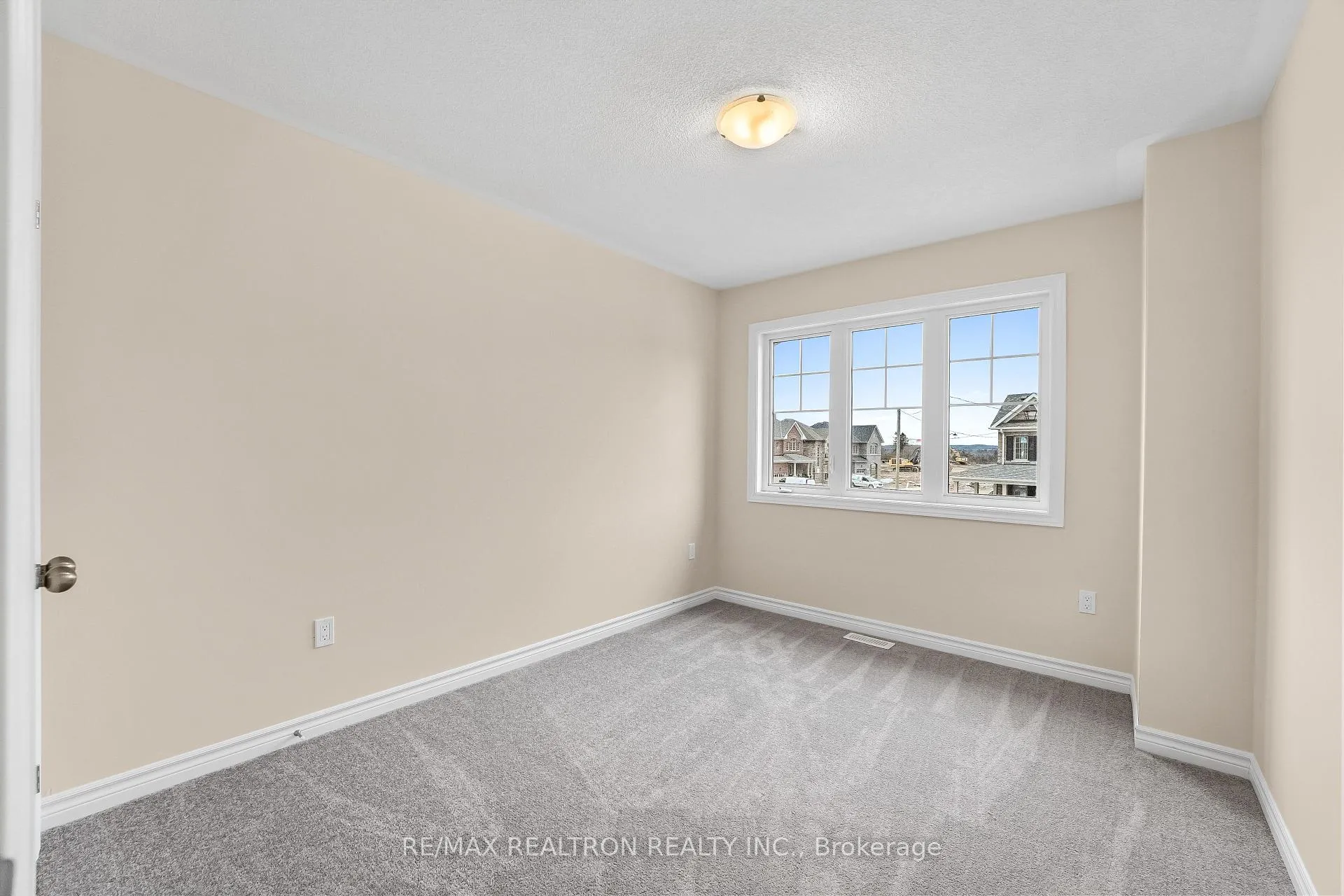 Photo 13 of 29 Raines Road, Scugog, Port Perry — HOMEH