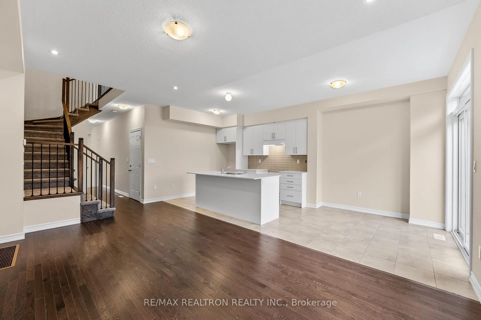 Photo 23 of 29 Raines Road, Scugog, Port Perry — HOMEH