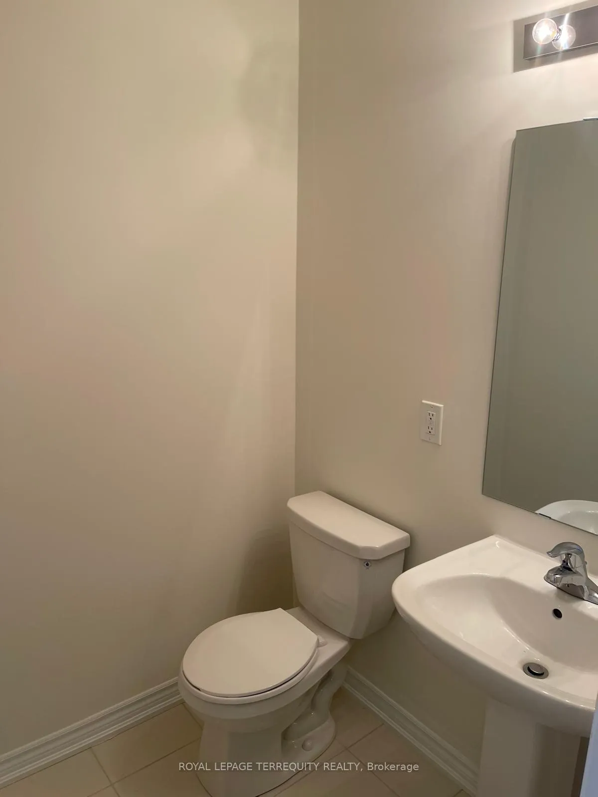 Photo 5 of 1146 Cameo Street, Pickering, Rural Pickering — HOMEH