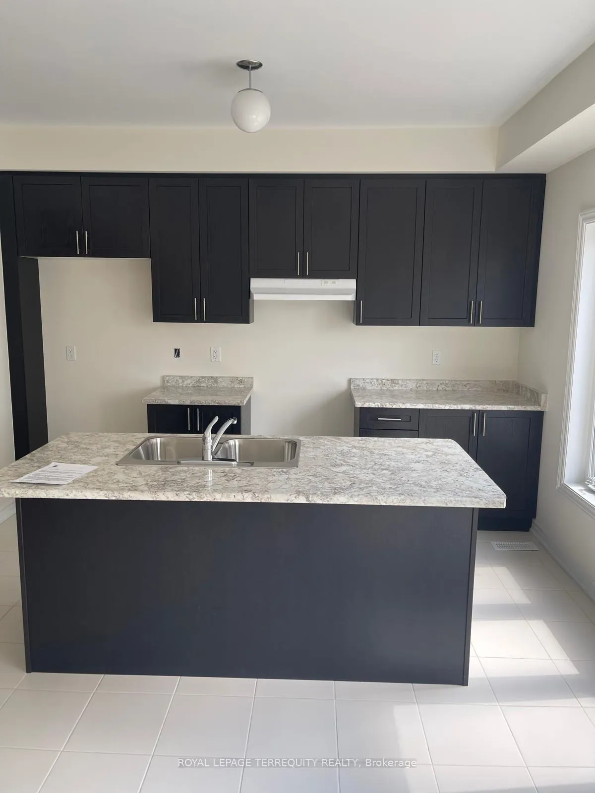 Photo 8 of 1146 Cameo Street, Pickering, Rural Pickering — HOMEH