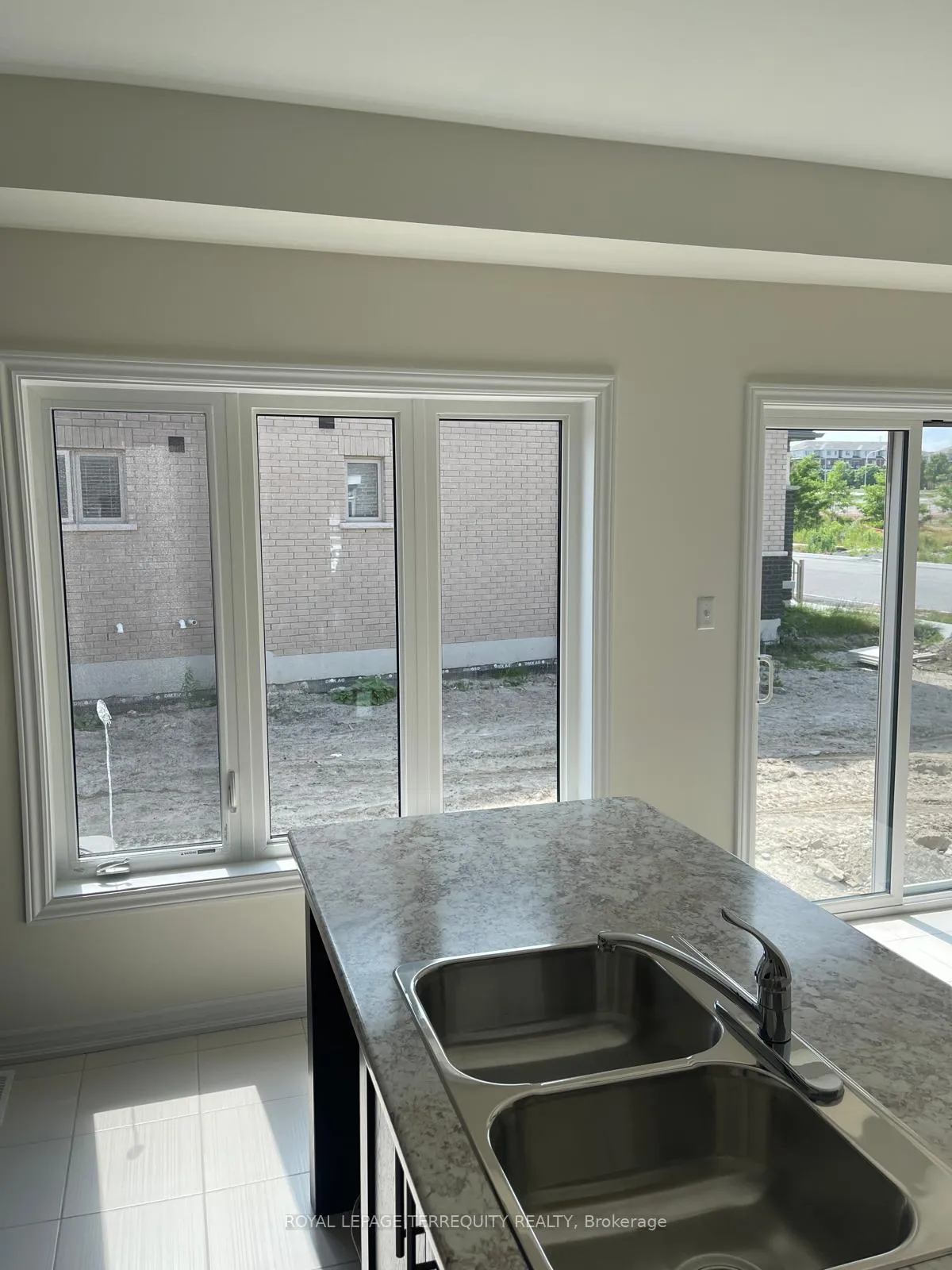 Photo 9 of 1146 Cameo Street, Pickering, Rural Pickering — HOMEH