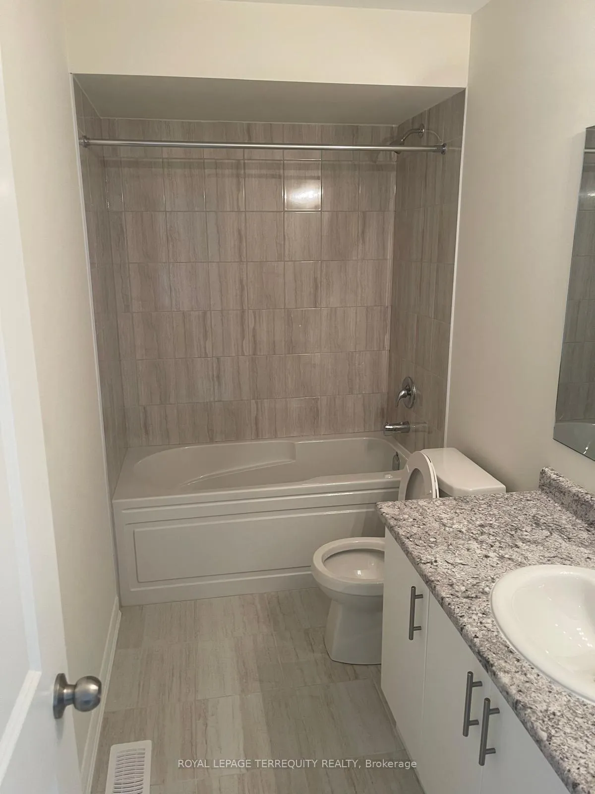 Photo 17 of 1146 Cameo Street, Pickering, Rural Pickering — HOMEH