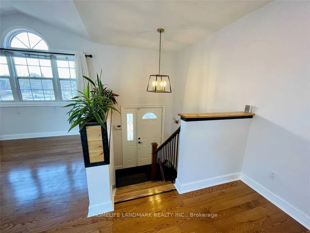 Photo 2 of Unit Upper, 835 Grandview Street N, Oshawa, Pinecrest — HOMEH
