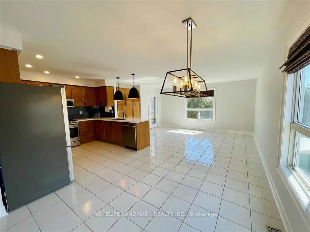 Photo 6 of Unit Upper, 835 Grandview Street N, Oshawa, Pinecrest — HOMEH