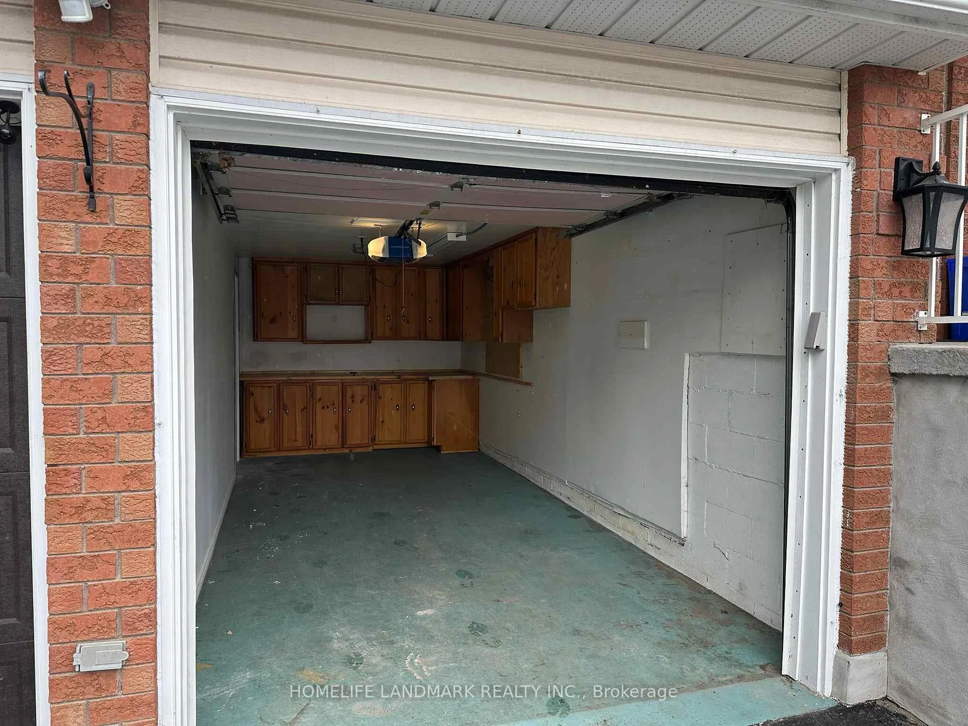 Photo 20 of Unit Upper, 835 Grandview Street N, Oshawa, Pinecrest — HOMEH