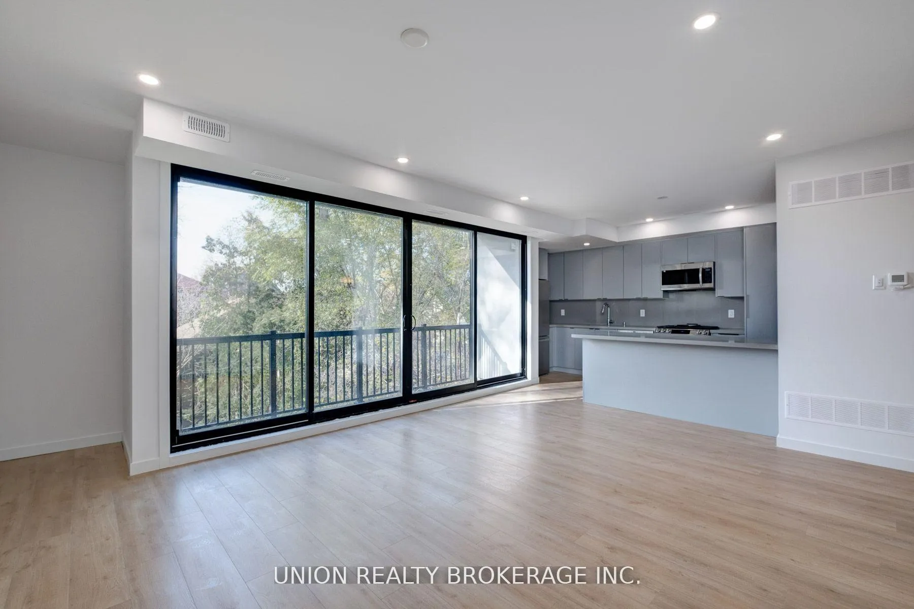 Photo 3 of Unit A, 506 Scarborough Road, Toronto, East End-Danforth — HOMEH