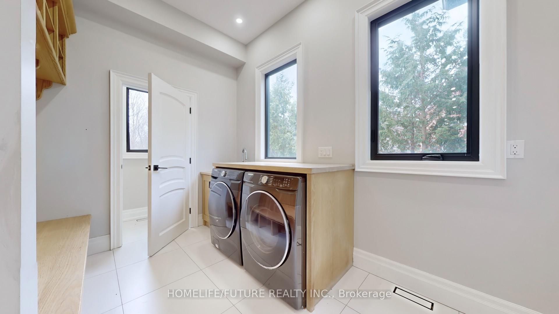 Photo 3 of 60 North Riverdale Drive, Caledon, Inglewood — HOMEH