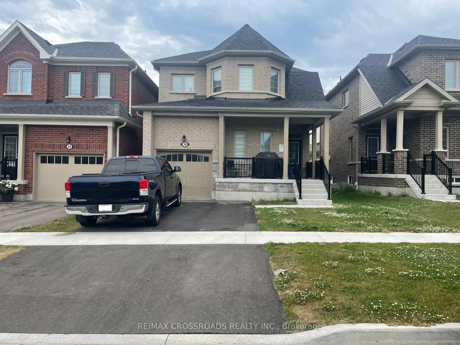 Photo 1 of 38 Jack Potts Way, Clarington, Courtice — HOMEH