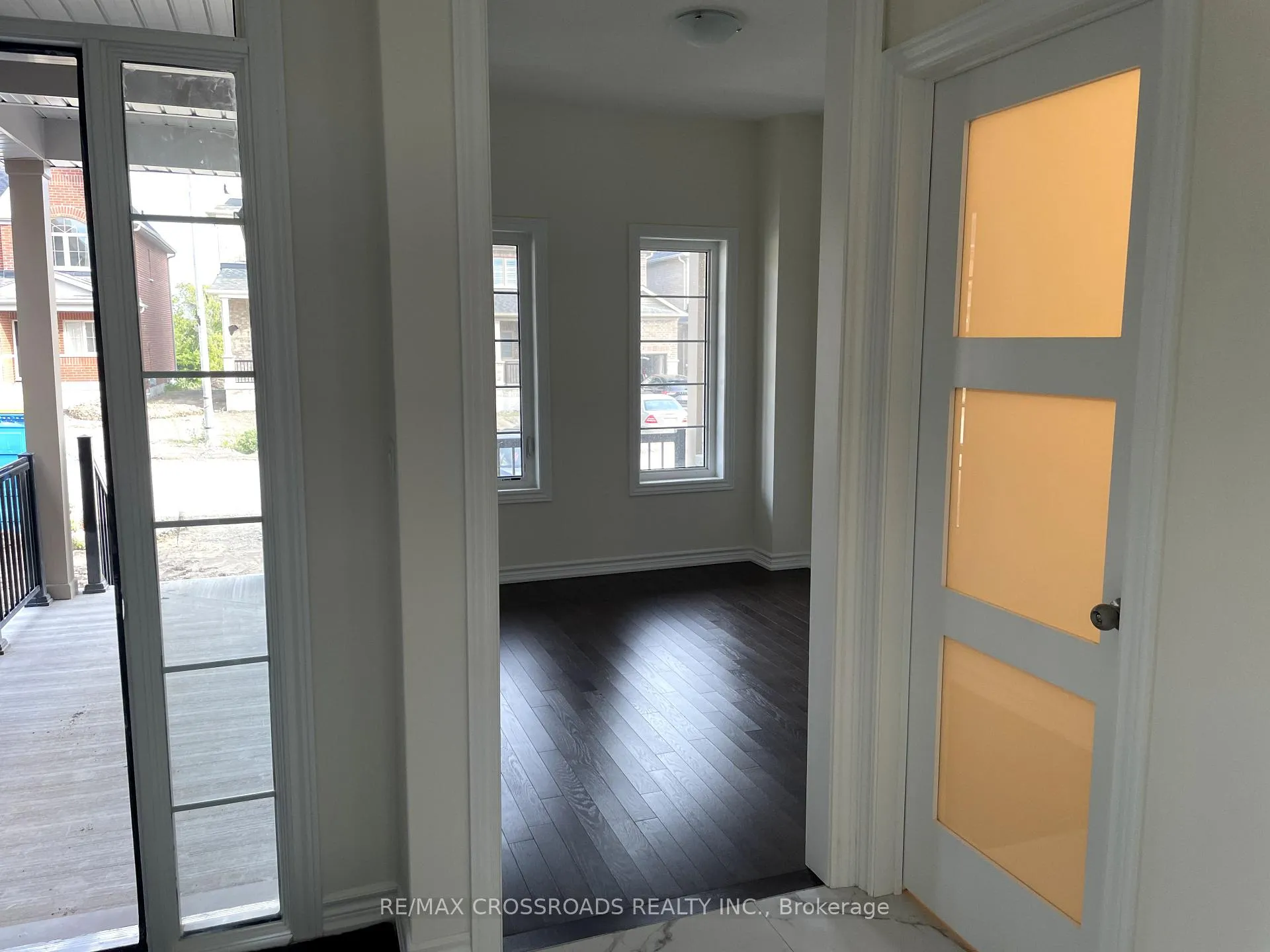 Photo 4 of 38 Jack Potts Way, Clarington, Courtice — HOMEH