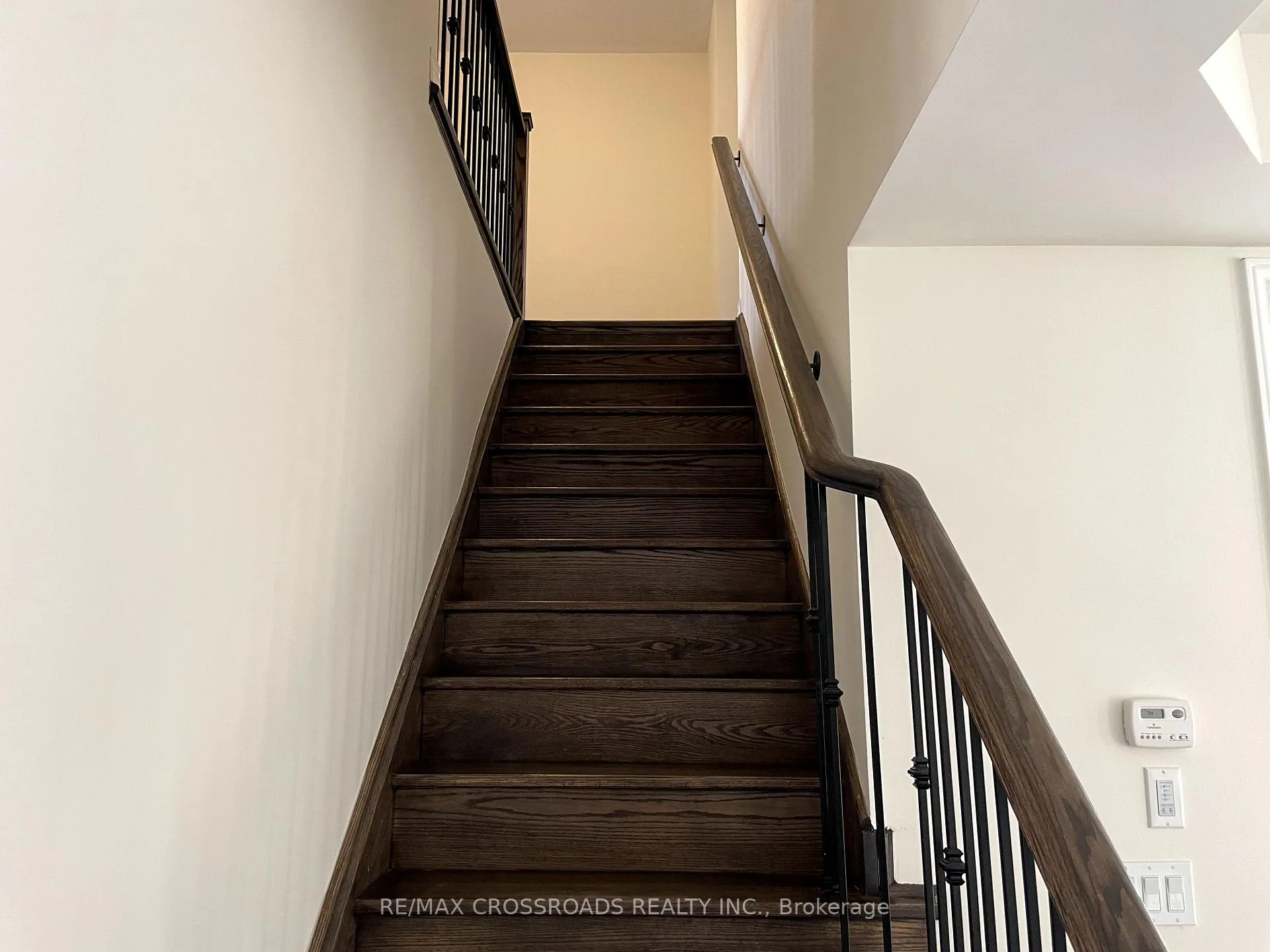 Photo 12 of 38 Jack Potts Way, Clarington, Courtice — HOMEH